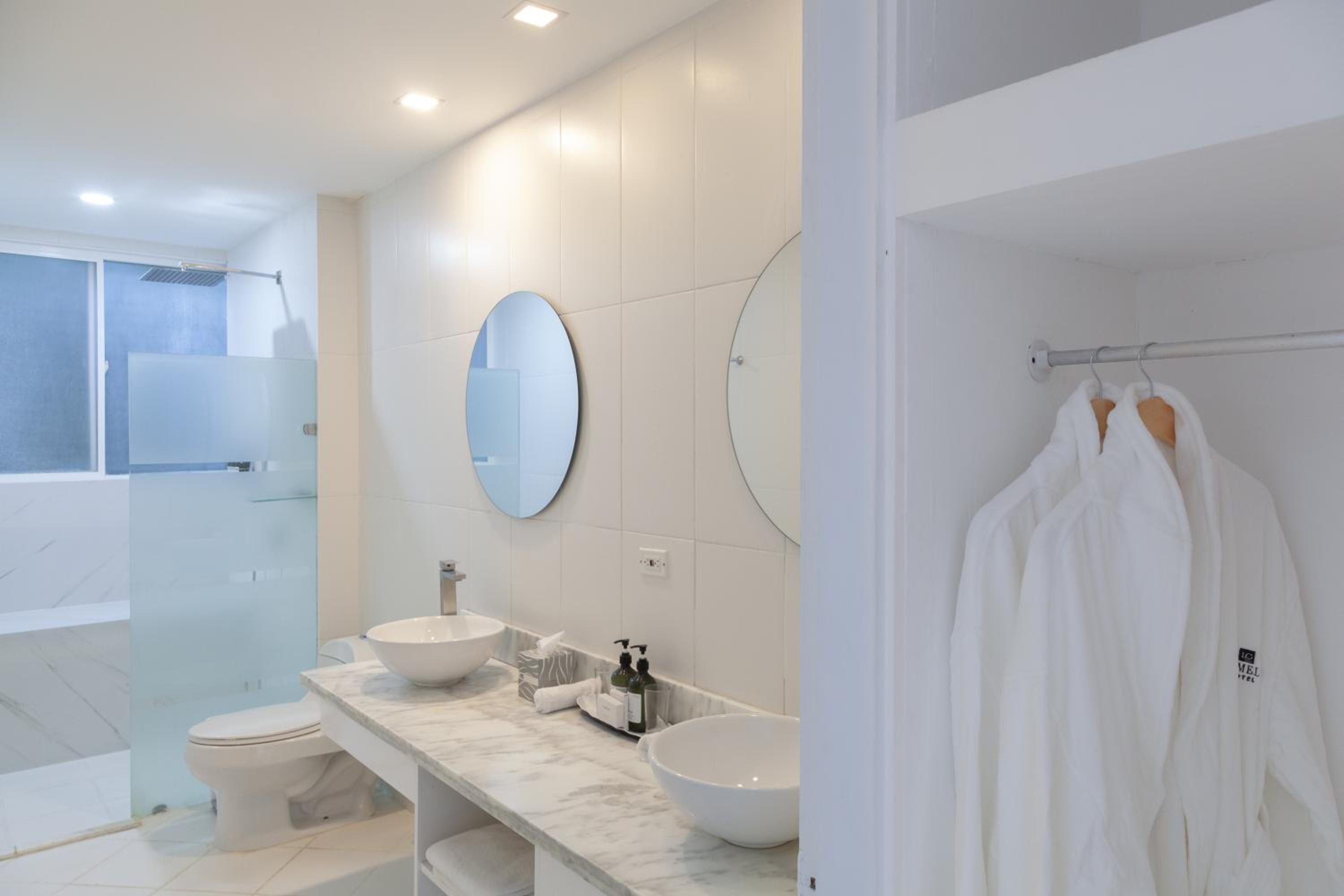 Junior Suite with Private Pool - Photo 2
