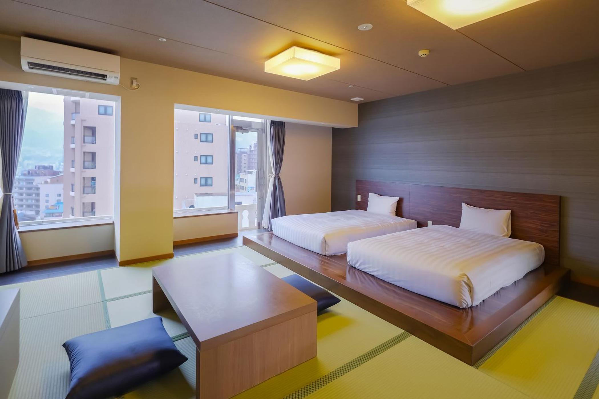 Standard Japanese-Western-Style Twin Room(City Side) - Shared Bathroom - Non-Smoking photo 3