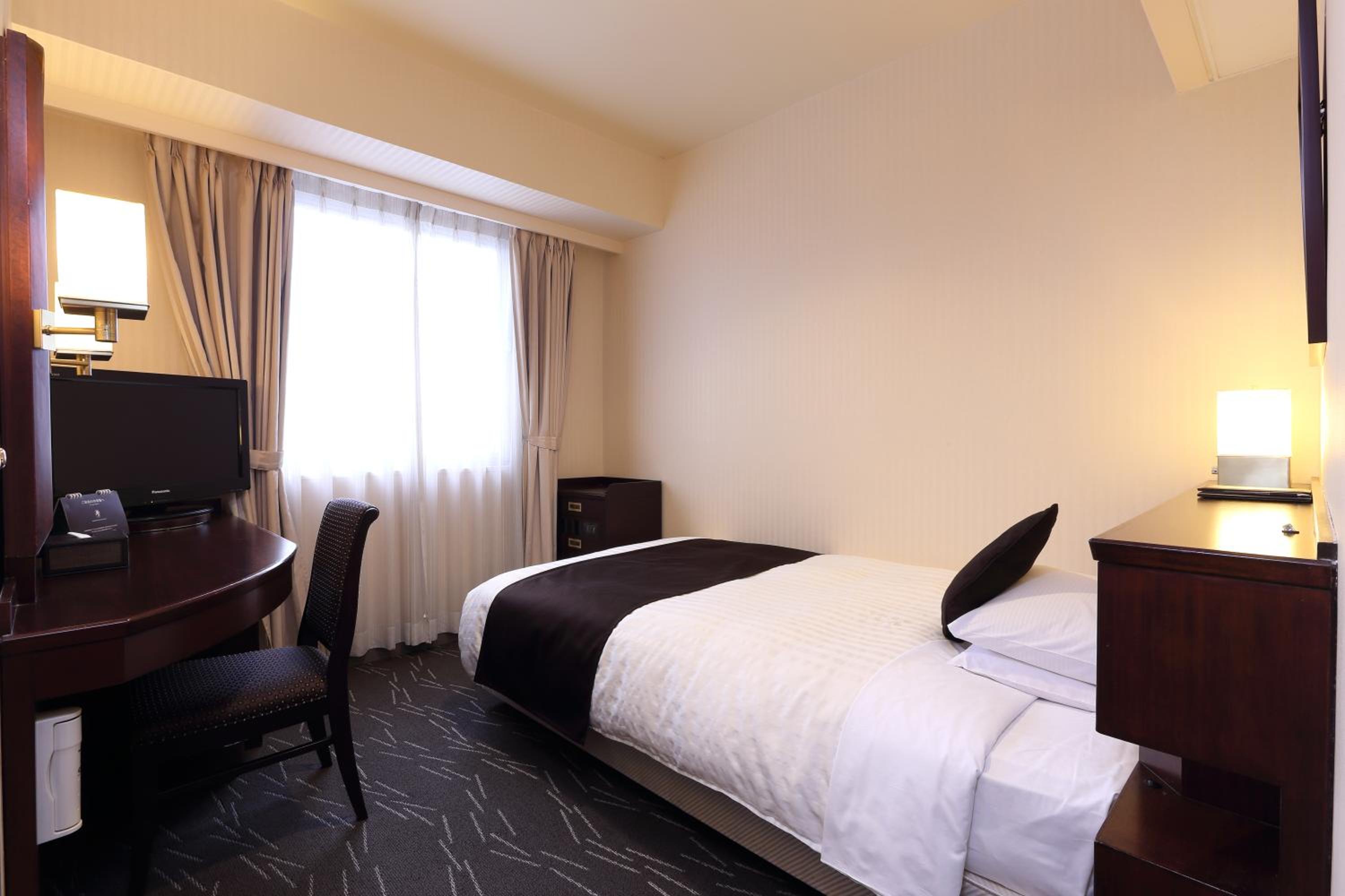 Business Single Room - Non-Smoking