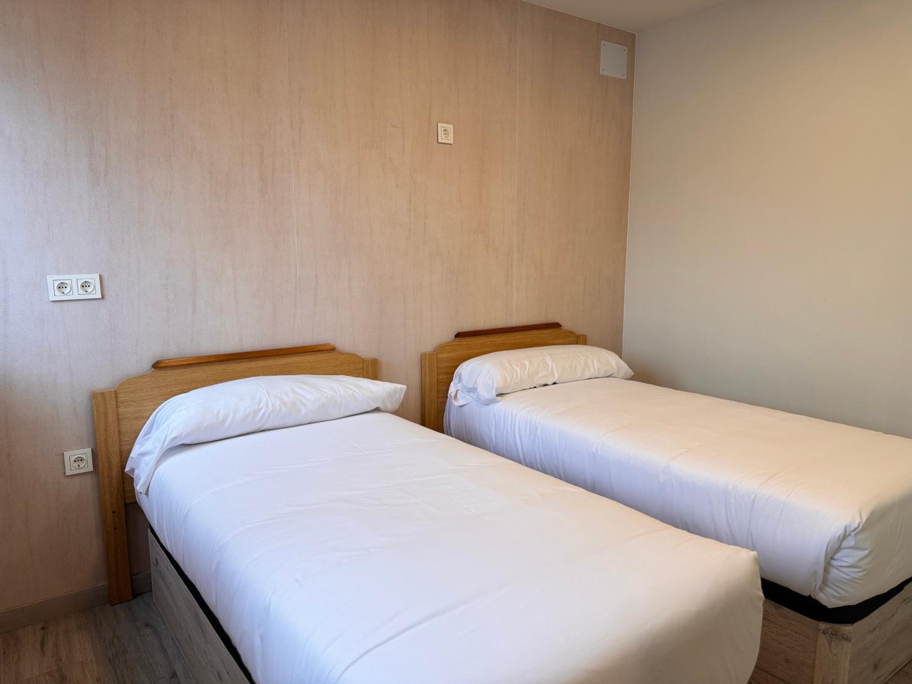 Classic Quadruple Room - Photo 5