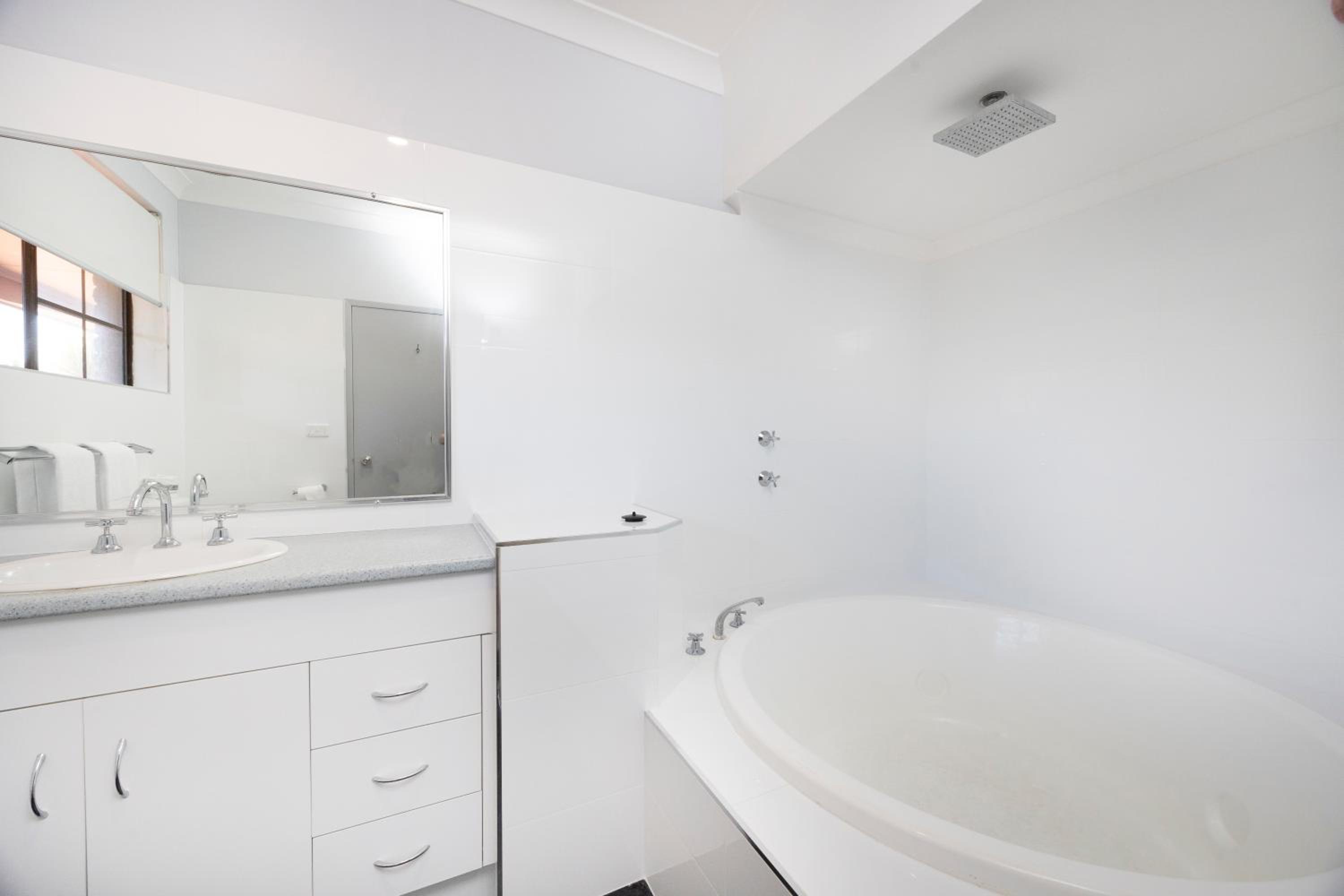 Deluxe Double Room with Bath photo 3