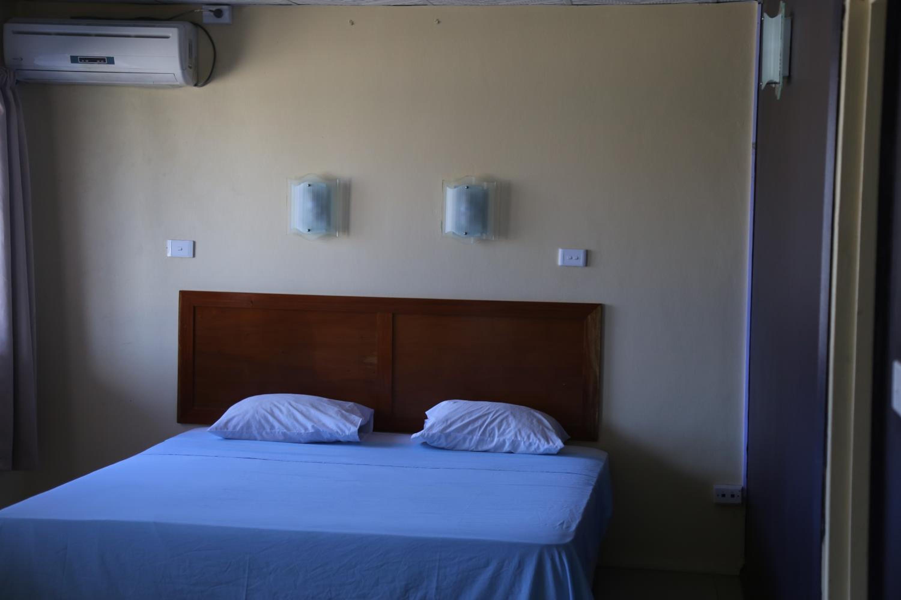 Standard Queen Room with Air Conditioning photo 1