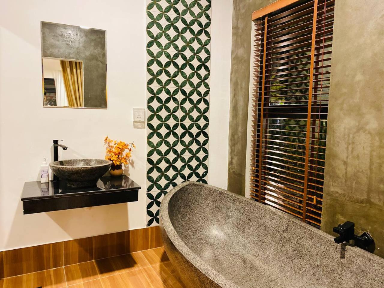 Deluxe Double or Twin Room with Pool View