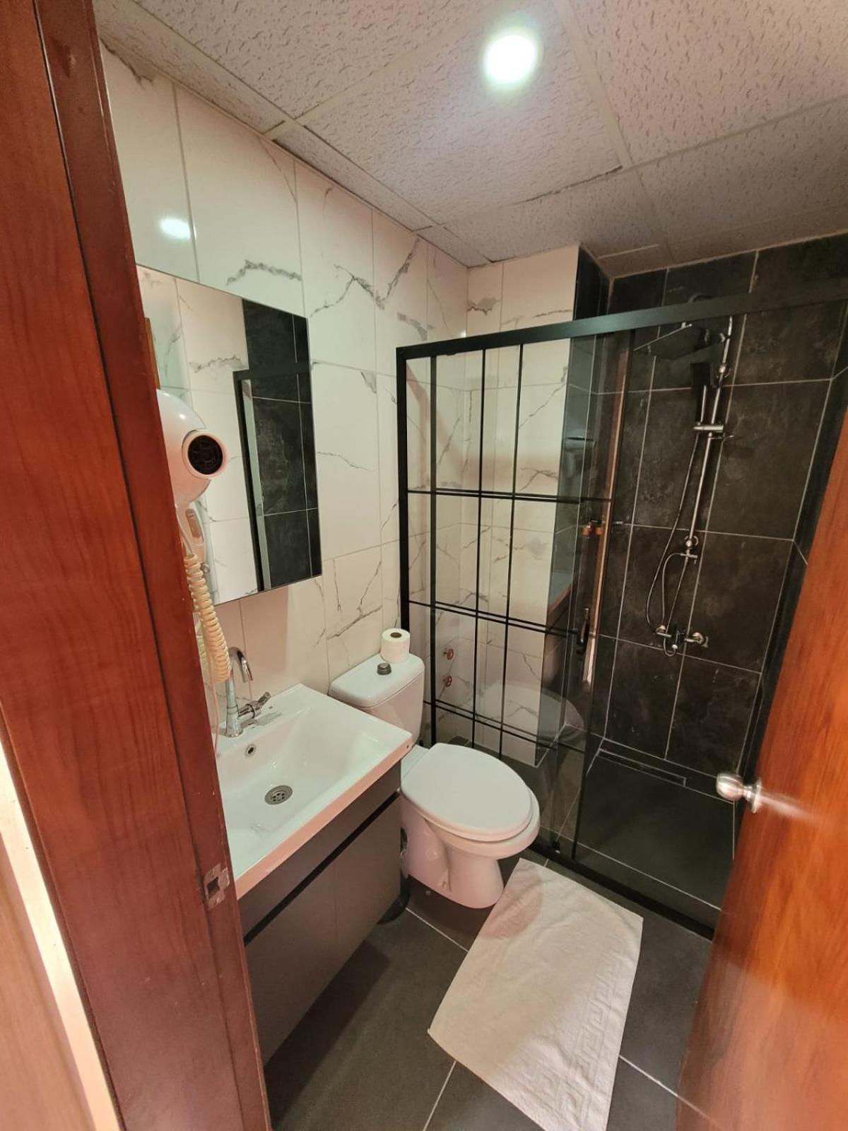 Classic Triple Room - Photo 3