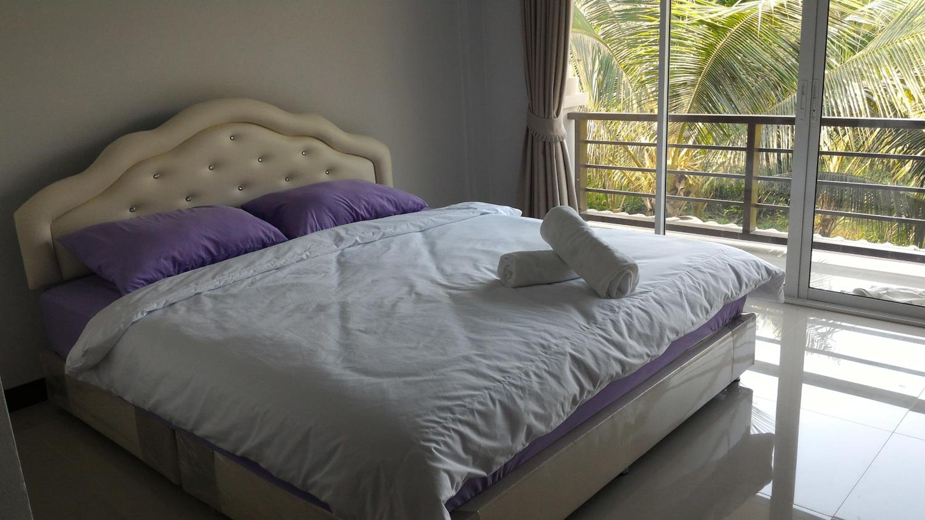 Deluxe Double Room with Balcony photo 3