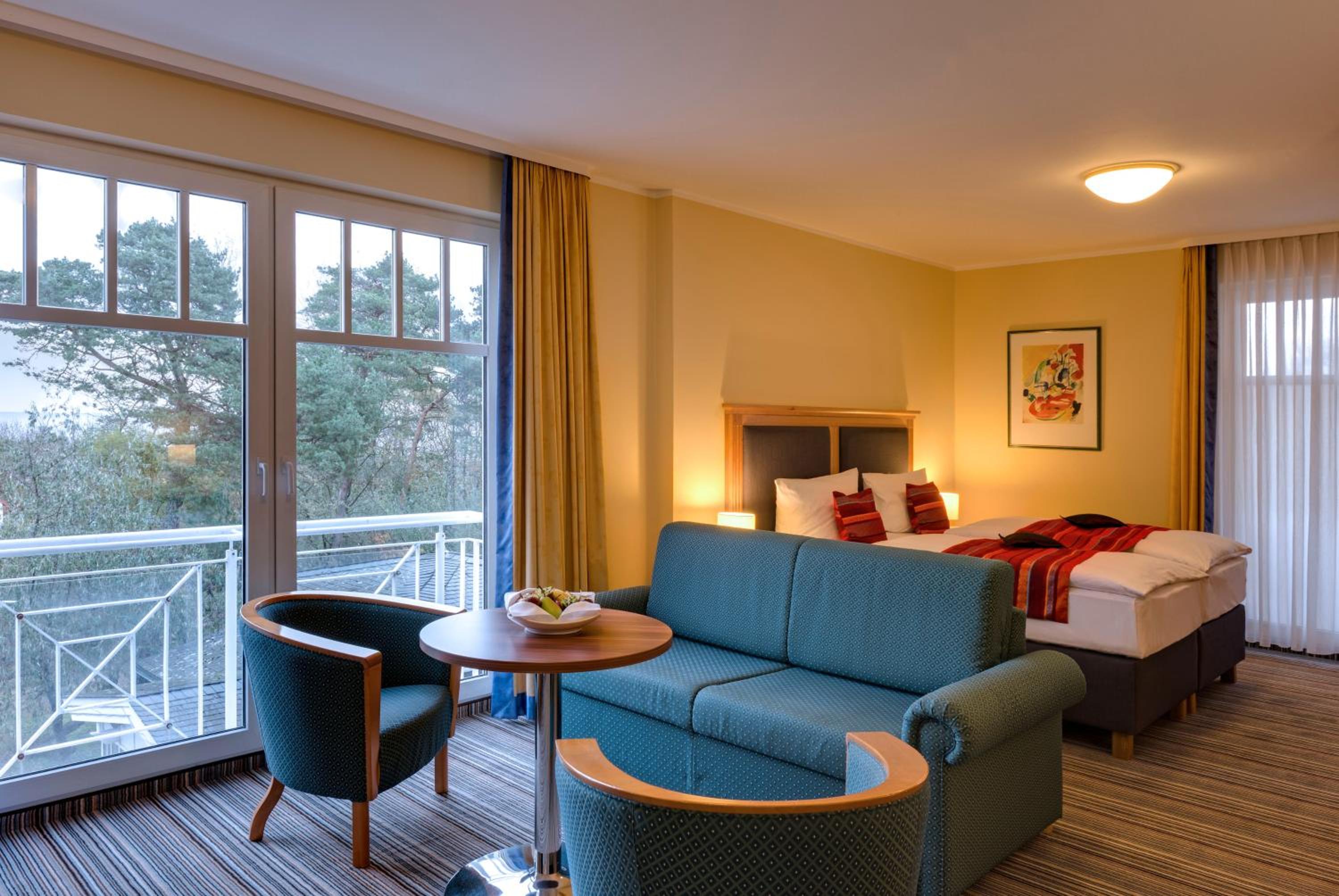 Deluxe Double Room with Sea View - Photo 11