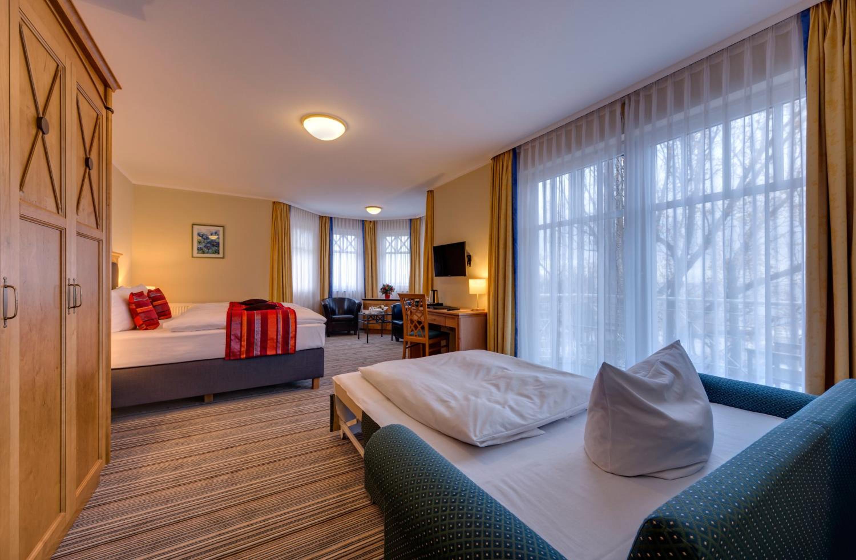 Deluxe Double Room with Sea View - Photo 16
