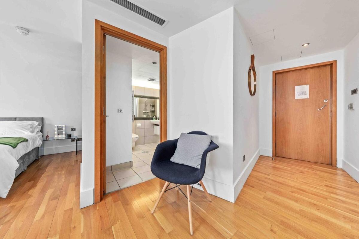 Two-Bedroom Apartment photo 3