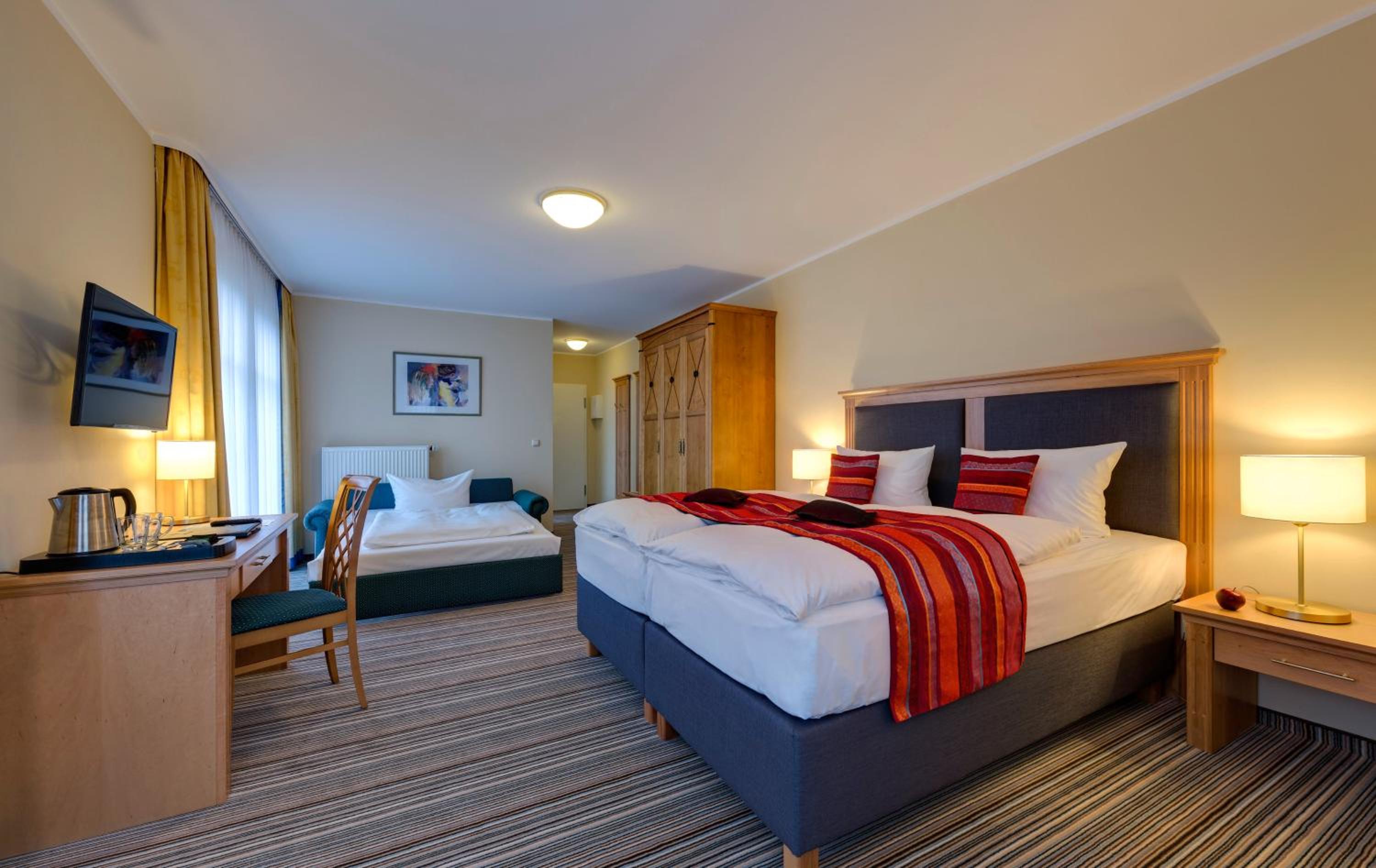 Deluxe Double Room with Balcony and Sea View photo 2