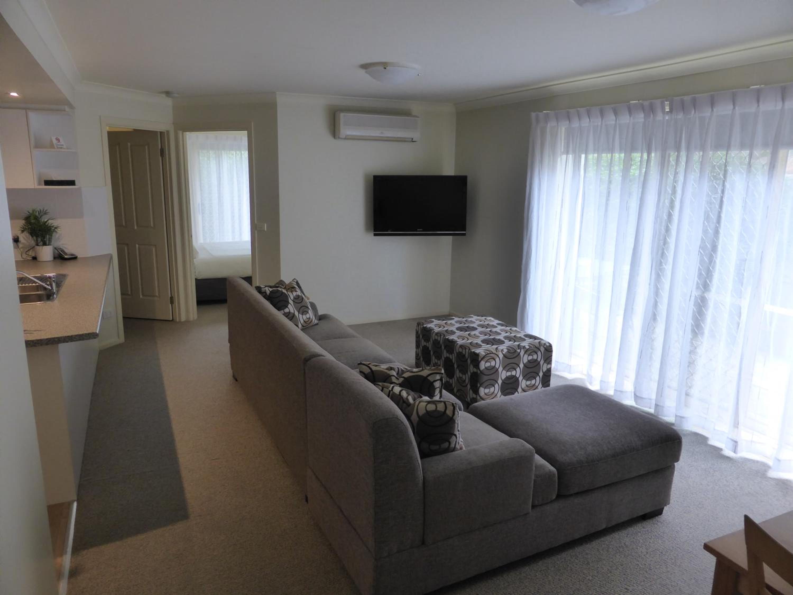 Superior Two-Bedroom Apartment photo 2