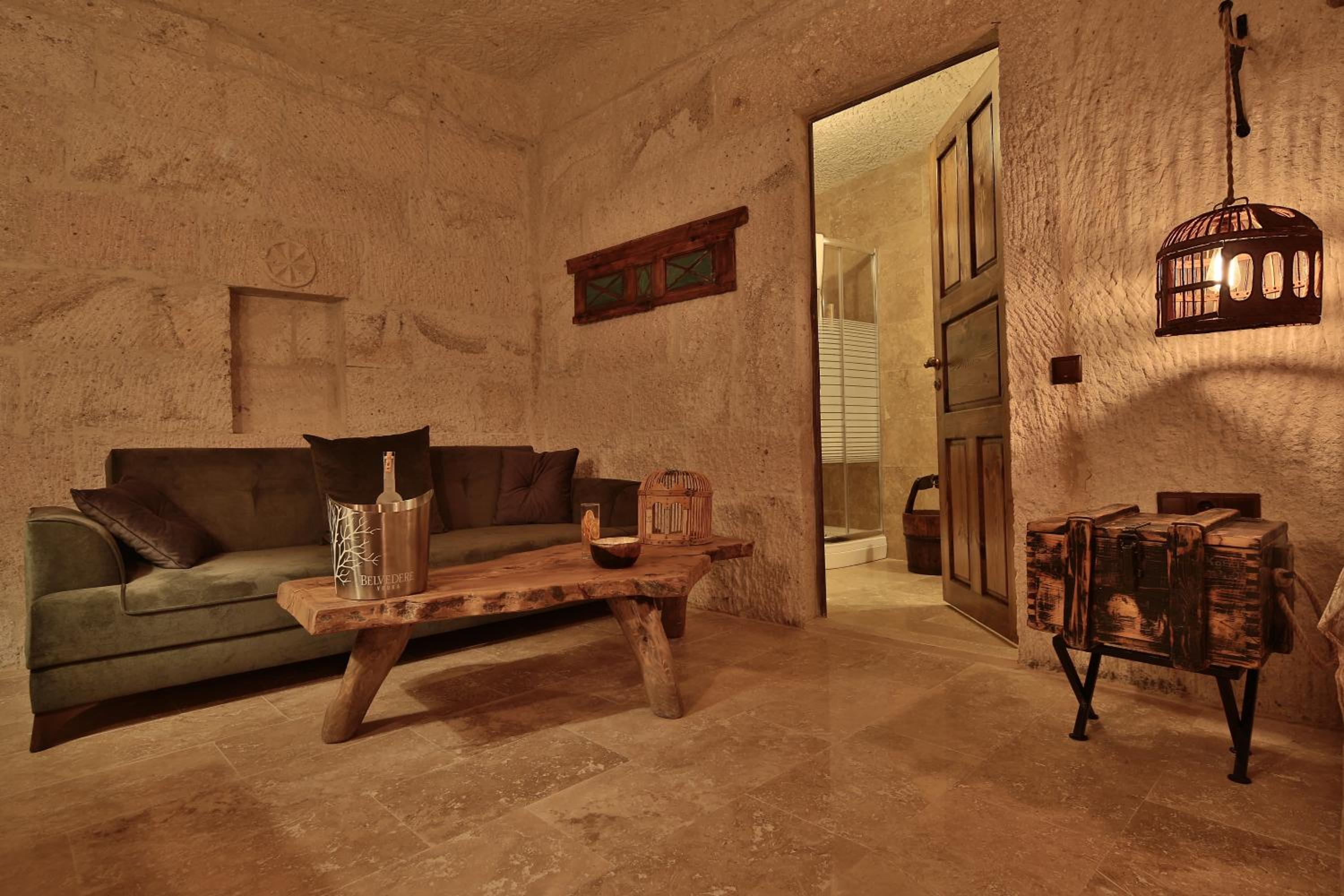 Cave Suite - Photo 4