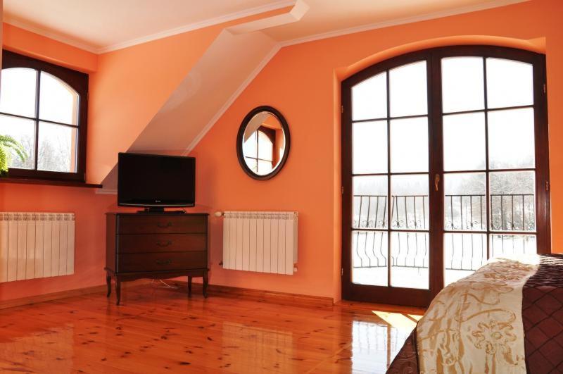 Double Room with Balcony - Photo 6
