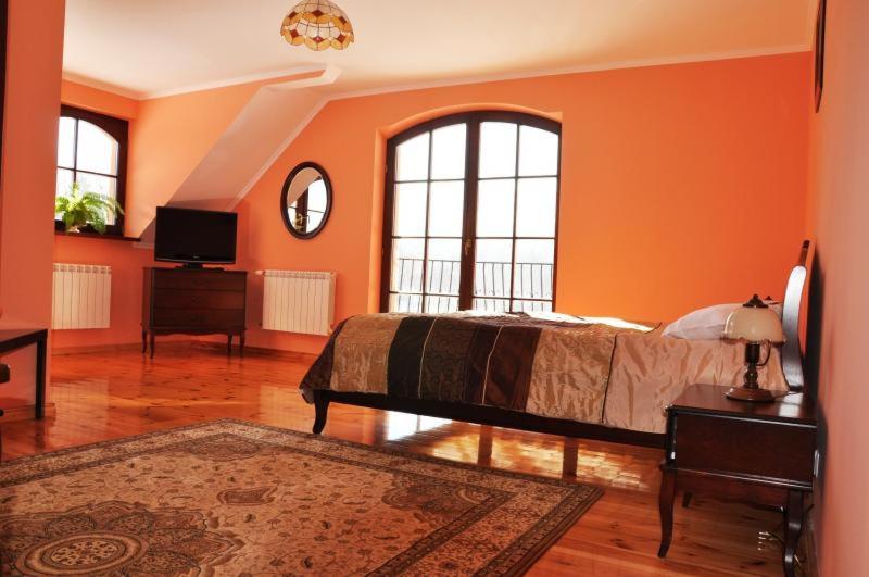 Double Room with Balcony - Photo 4