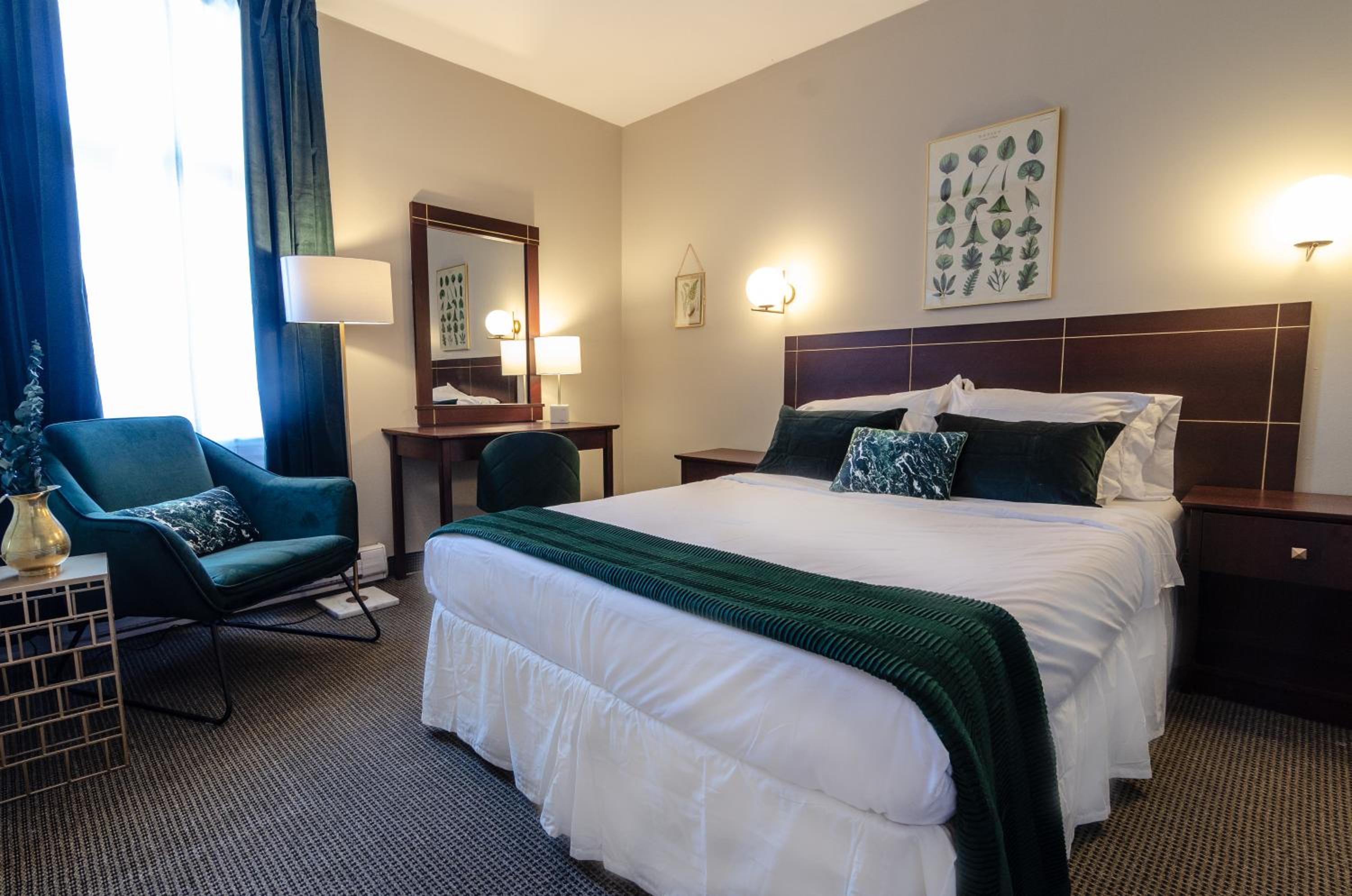 Queen Room