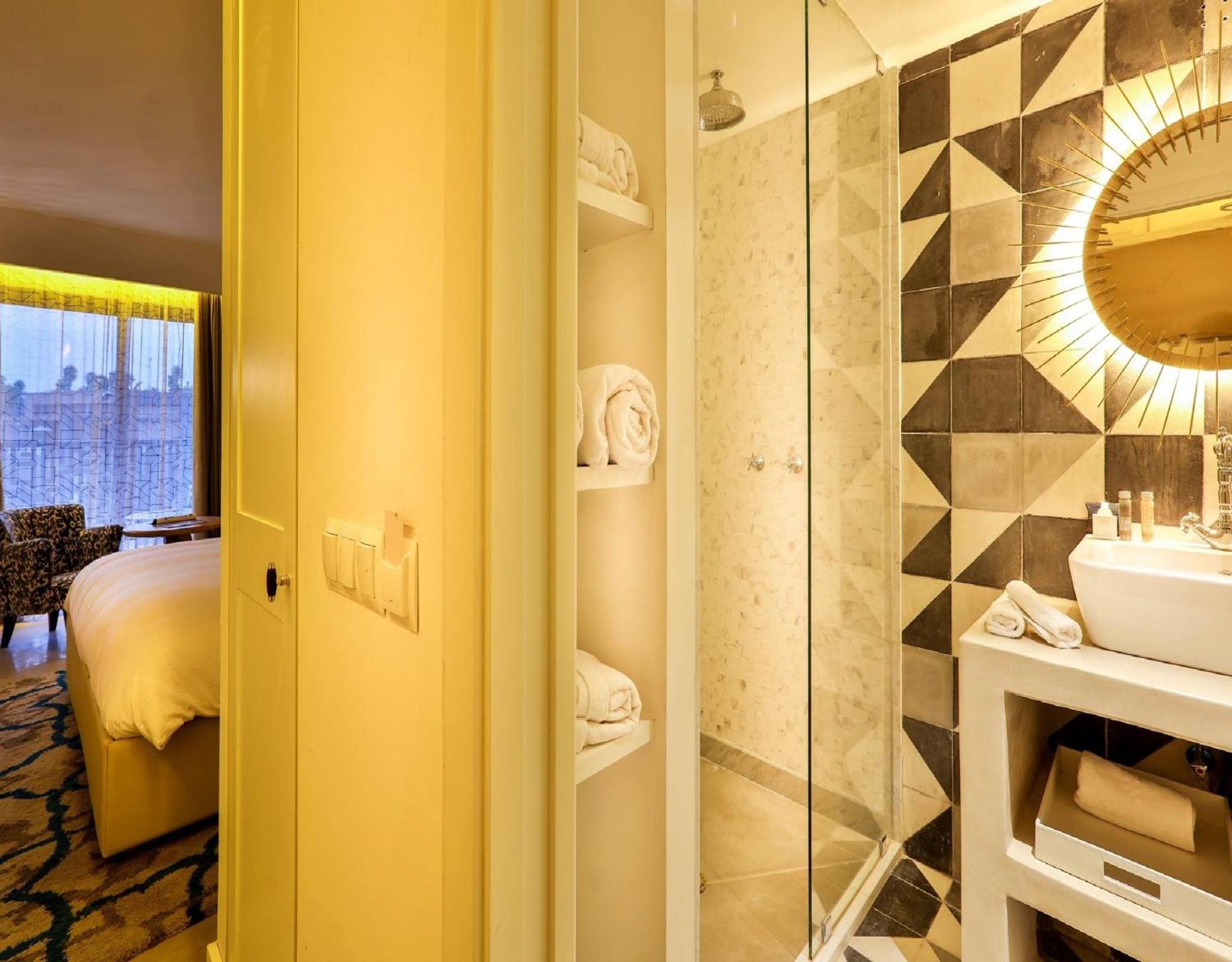 Standard Double or Twin Room - Photo 6