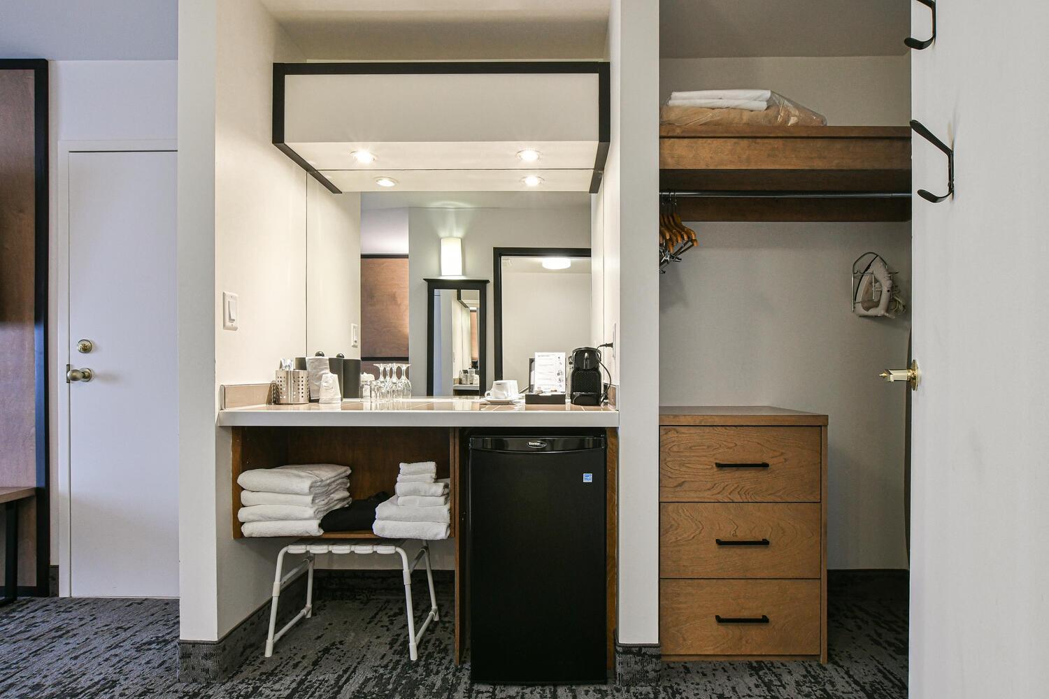 King Room with Roll-In Shower - Disability Access