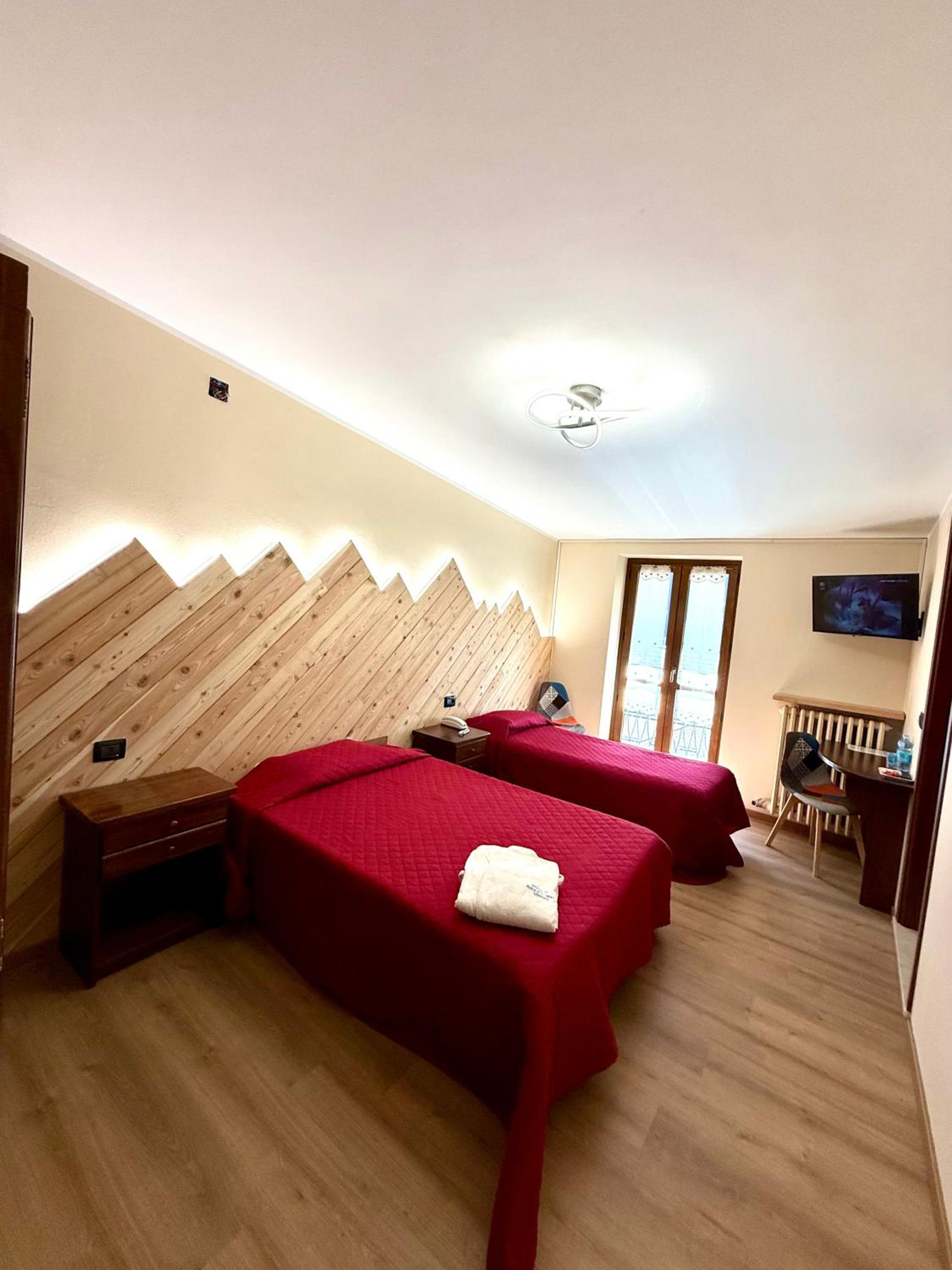 Classic Triple Room photo 2