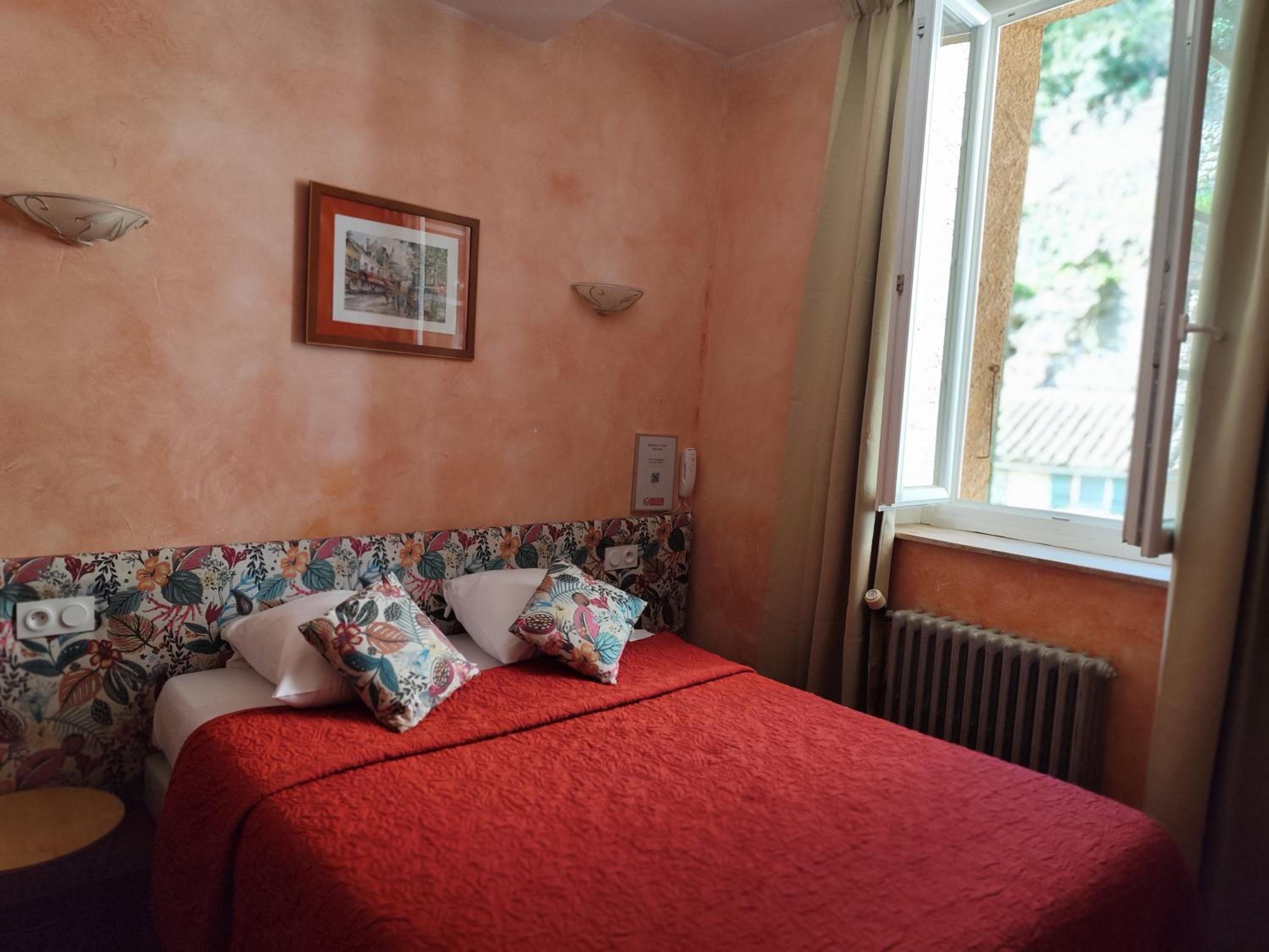 Small Single Room photo 1