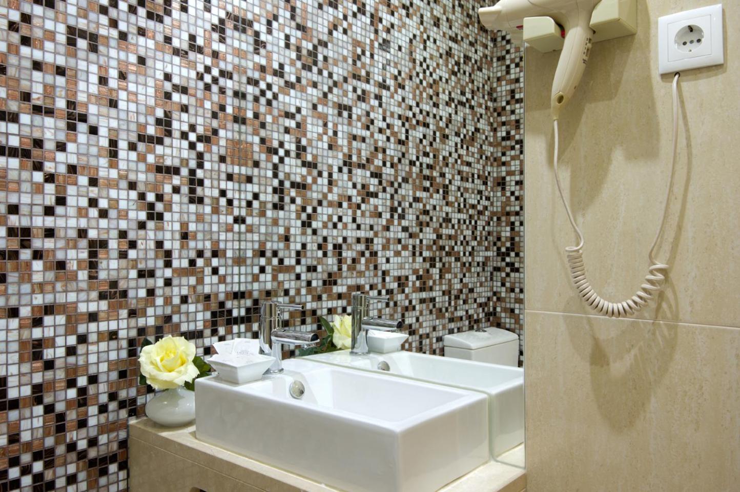 Triple Room - Photo 7