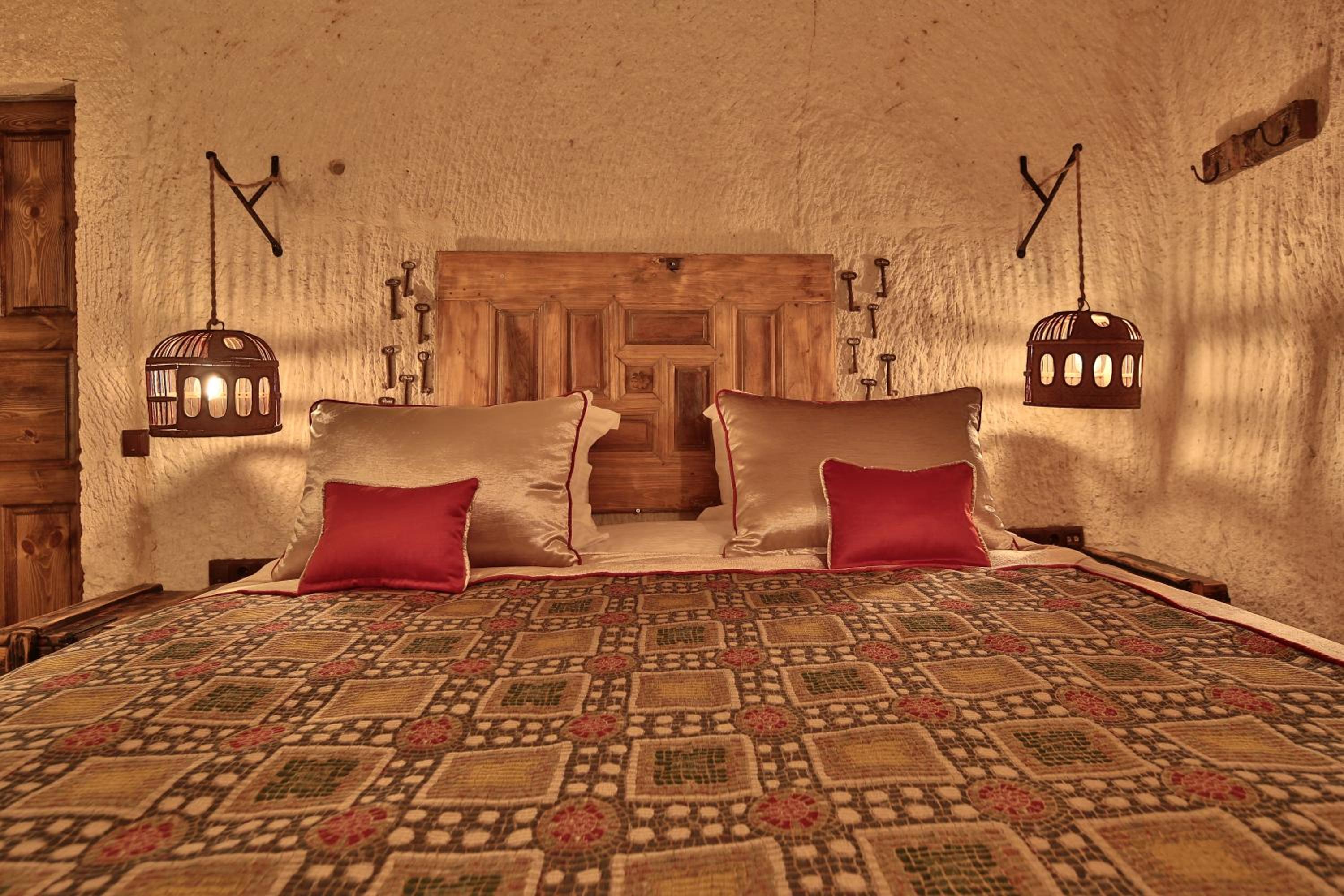 Cave Suite - Photo 14