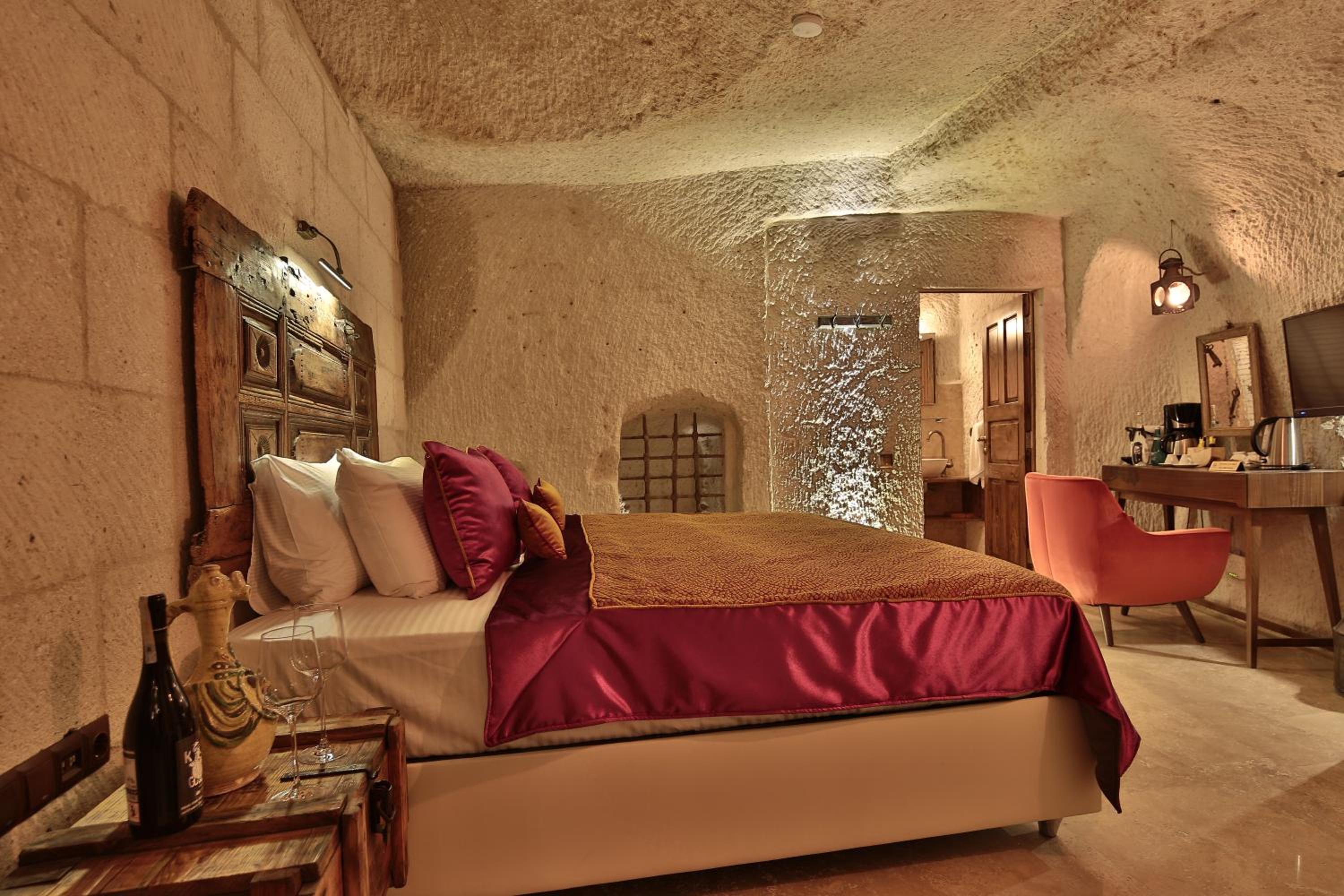 Premier Cave Room - Photo 6