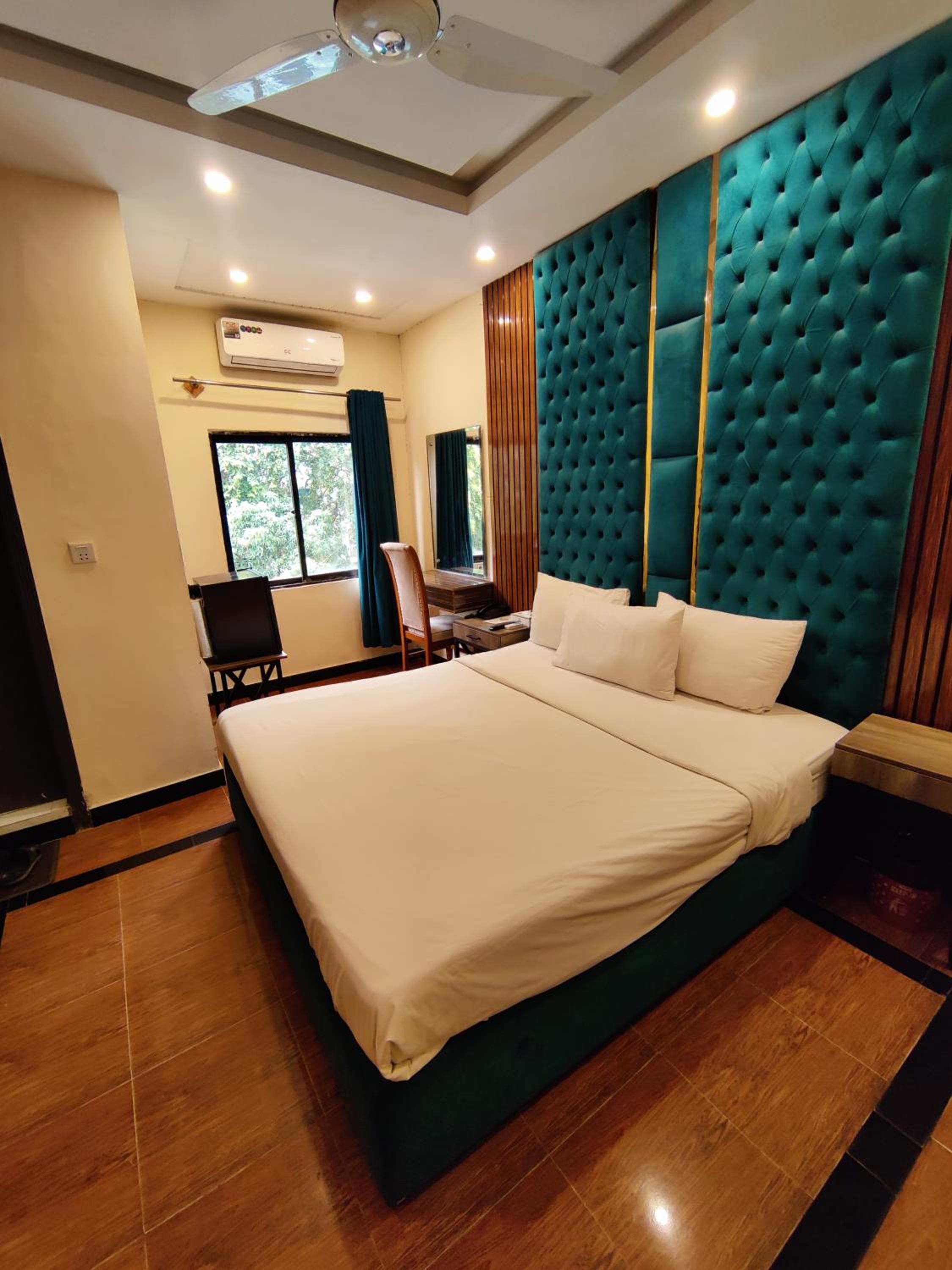 Deluxe Double Room photo 3