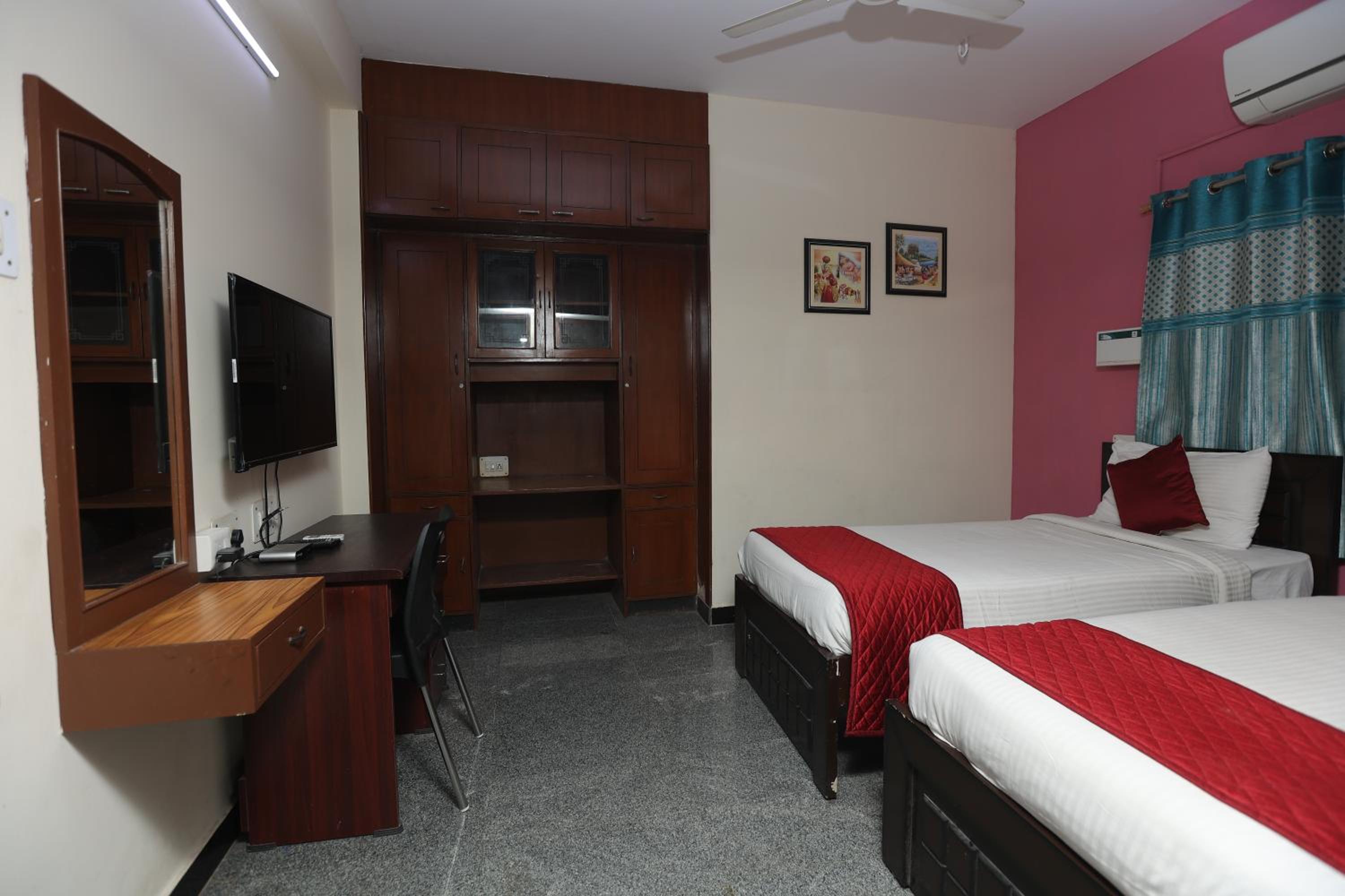Deluxe Double or Twin Room