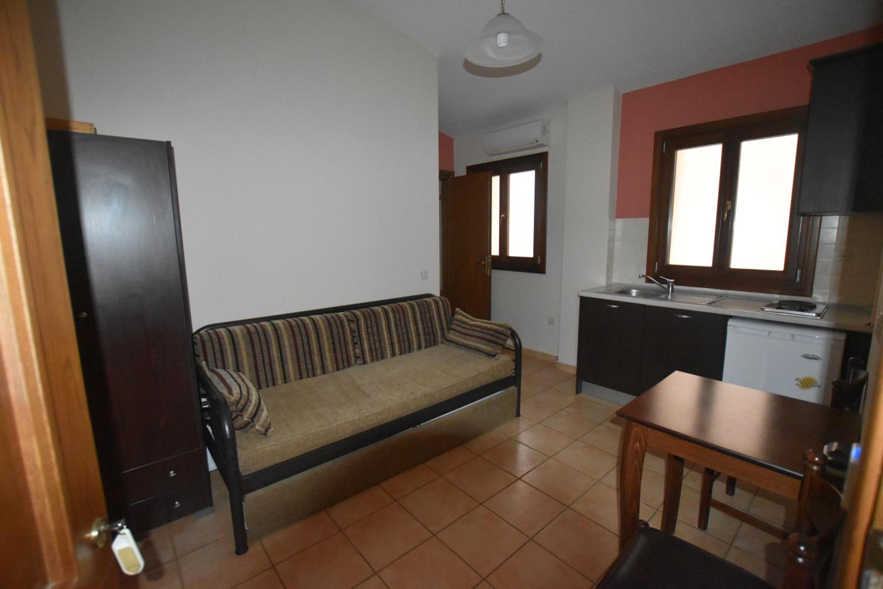 One-Bedroom Apartment - Photo 7