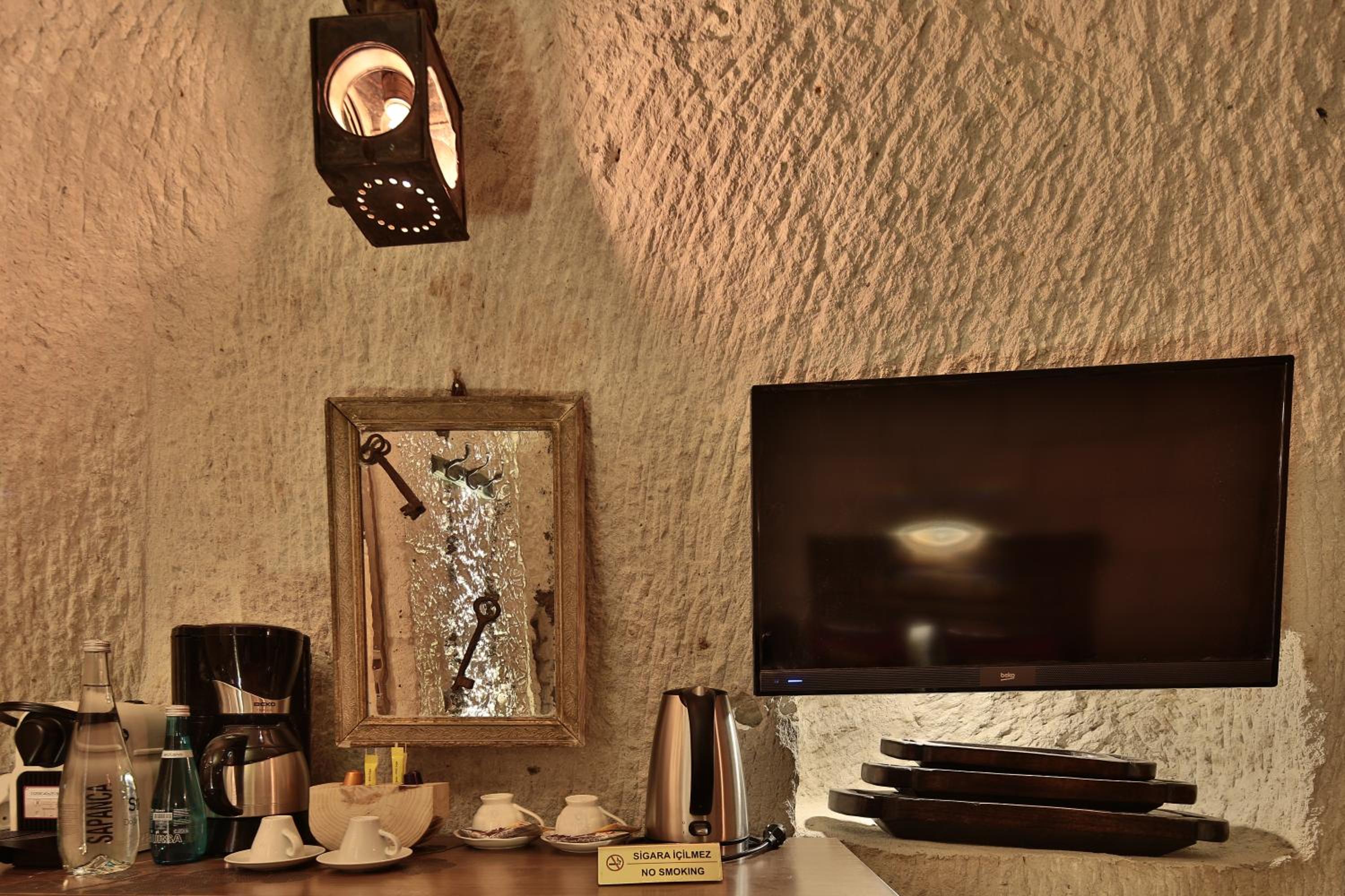 Premier Cave Room - Photo 2