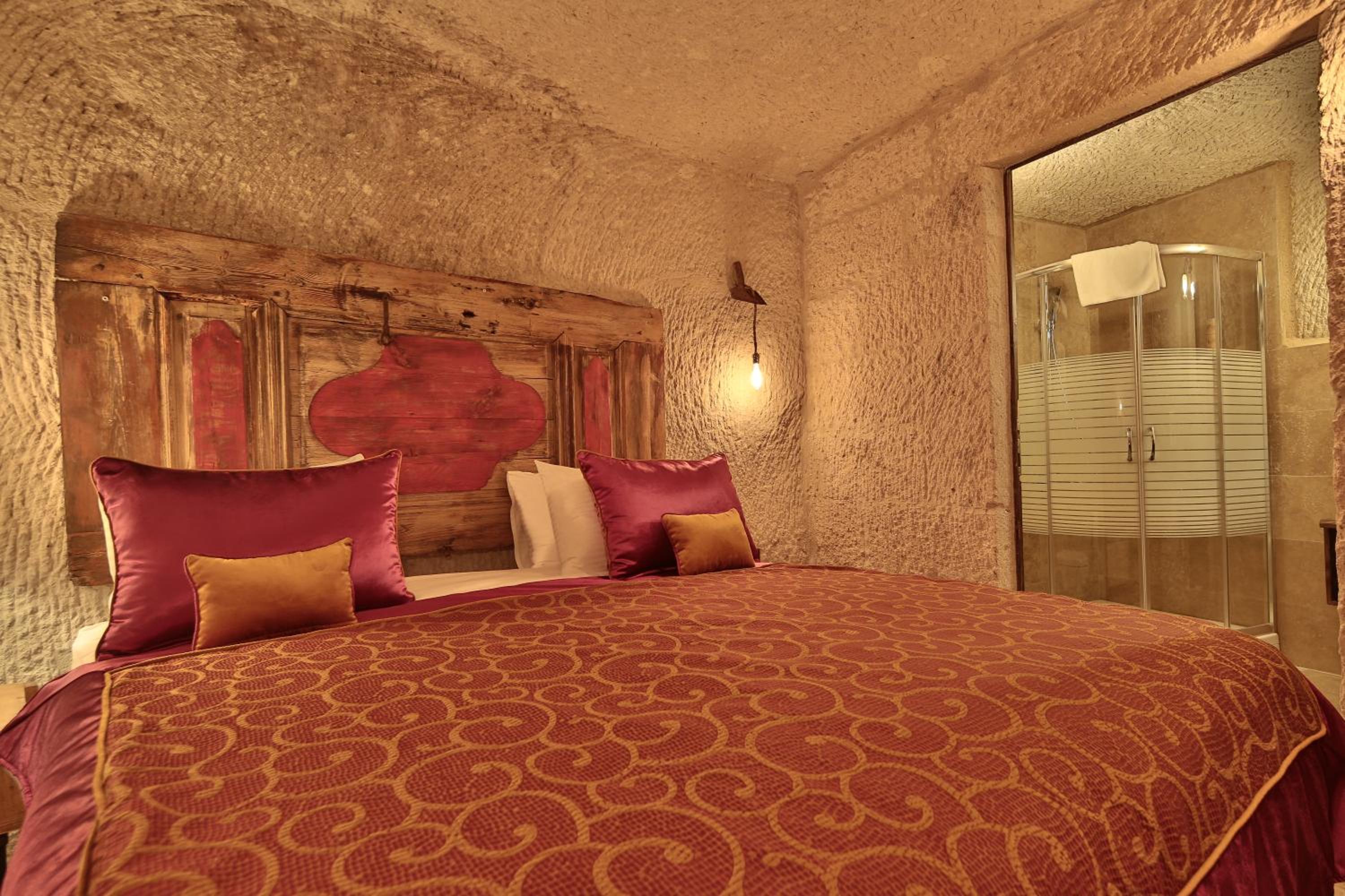 Superior Cave Room - Photo 2