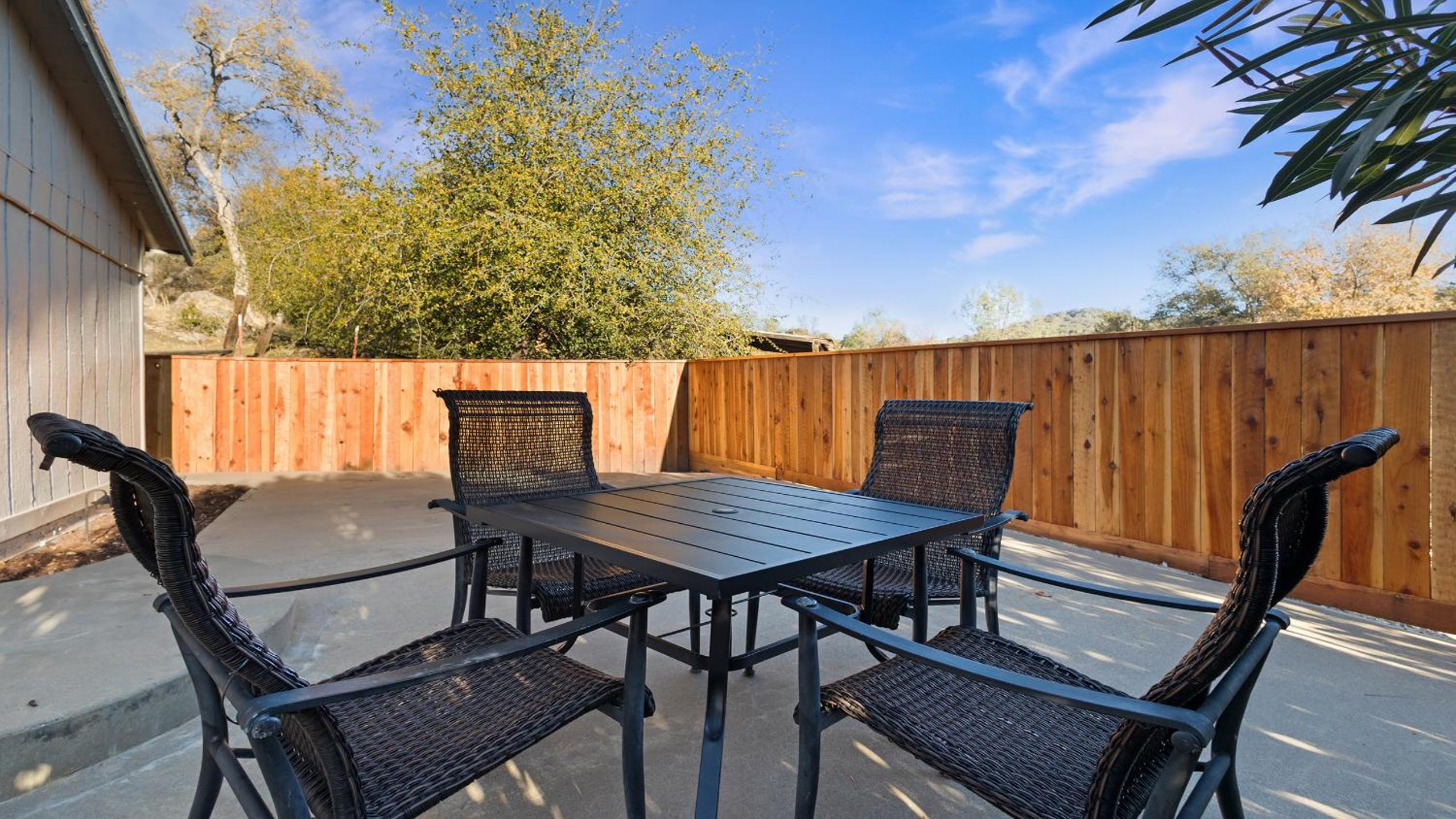 Executive Suite - Photo 7