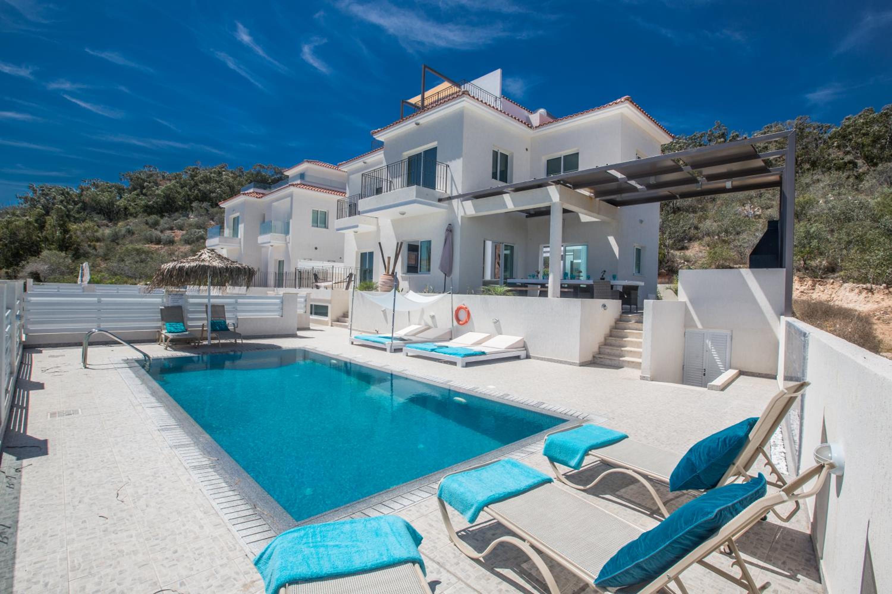 Seis quartos Villa com Piscina Privada e Vista para o Mar