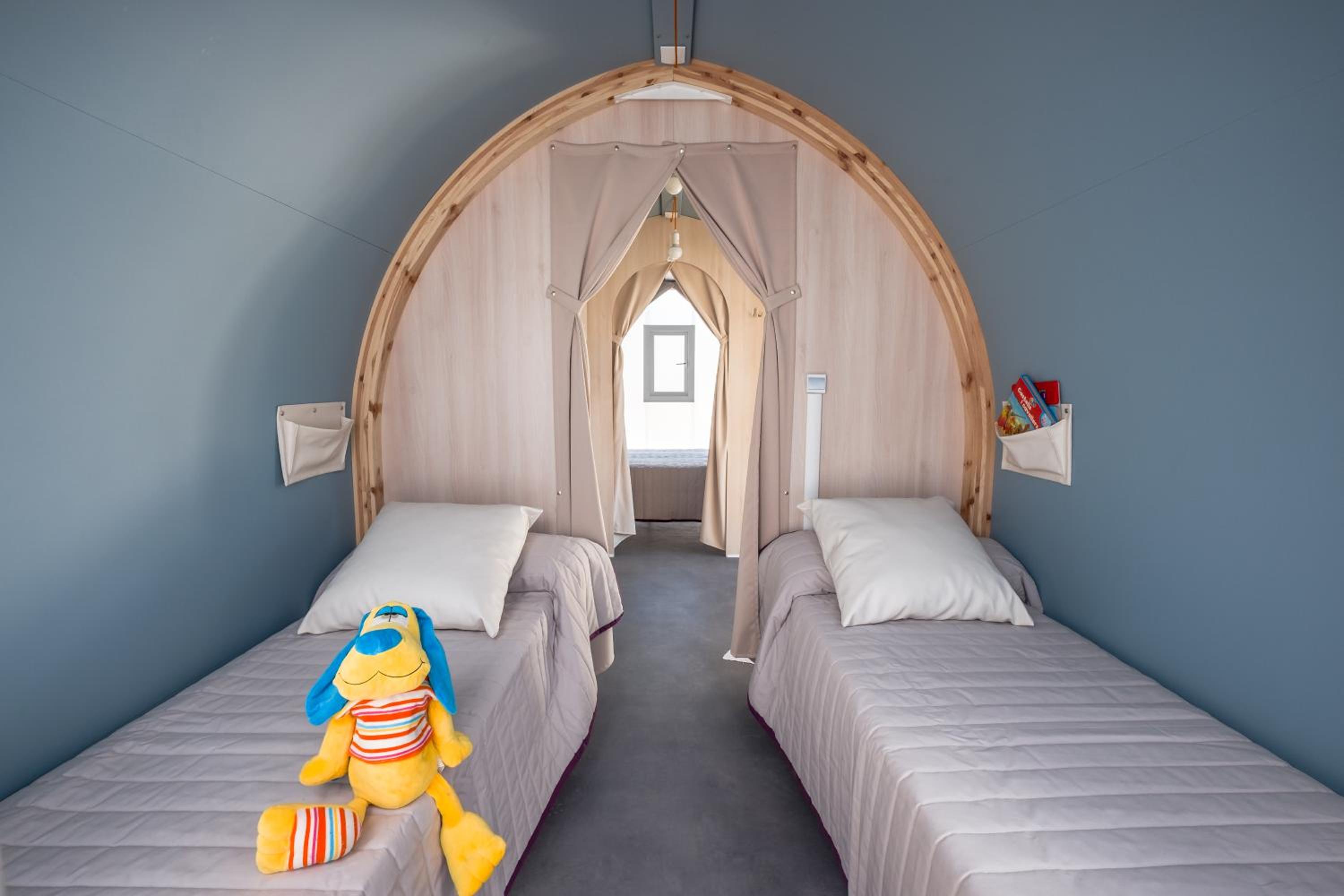 Tent (2-4 Adults) (Tent Coco 4pax) photo 3