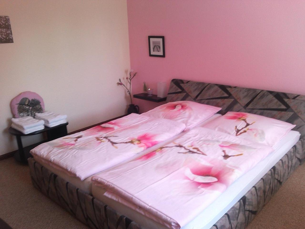 Double Room With Shared Bathroom photo 1