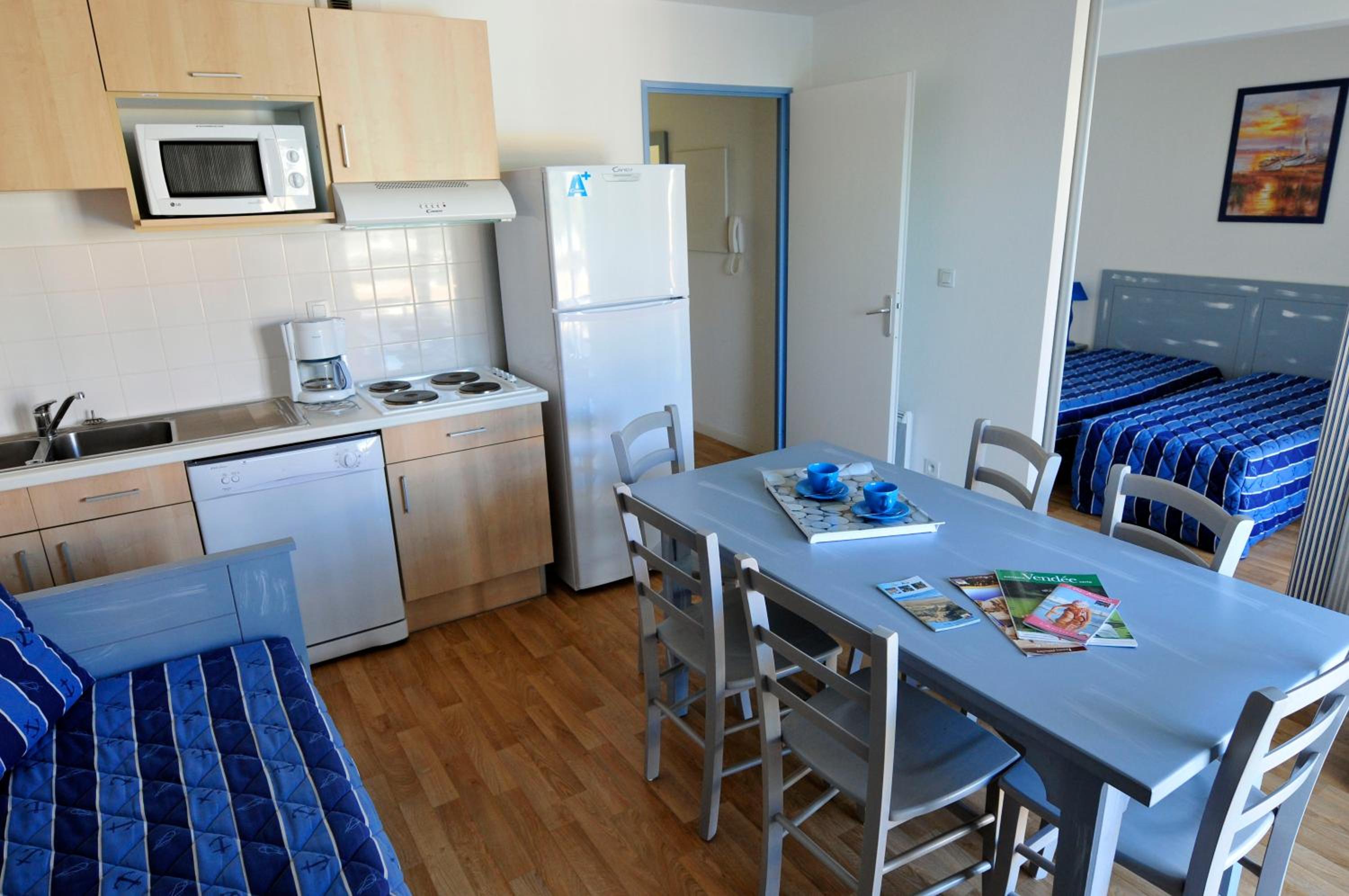 Two-Bedroom Apartment (6 People) - Photo 6