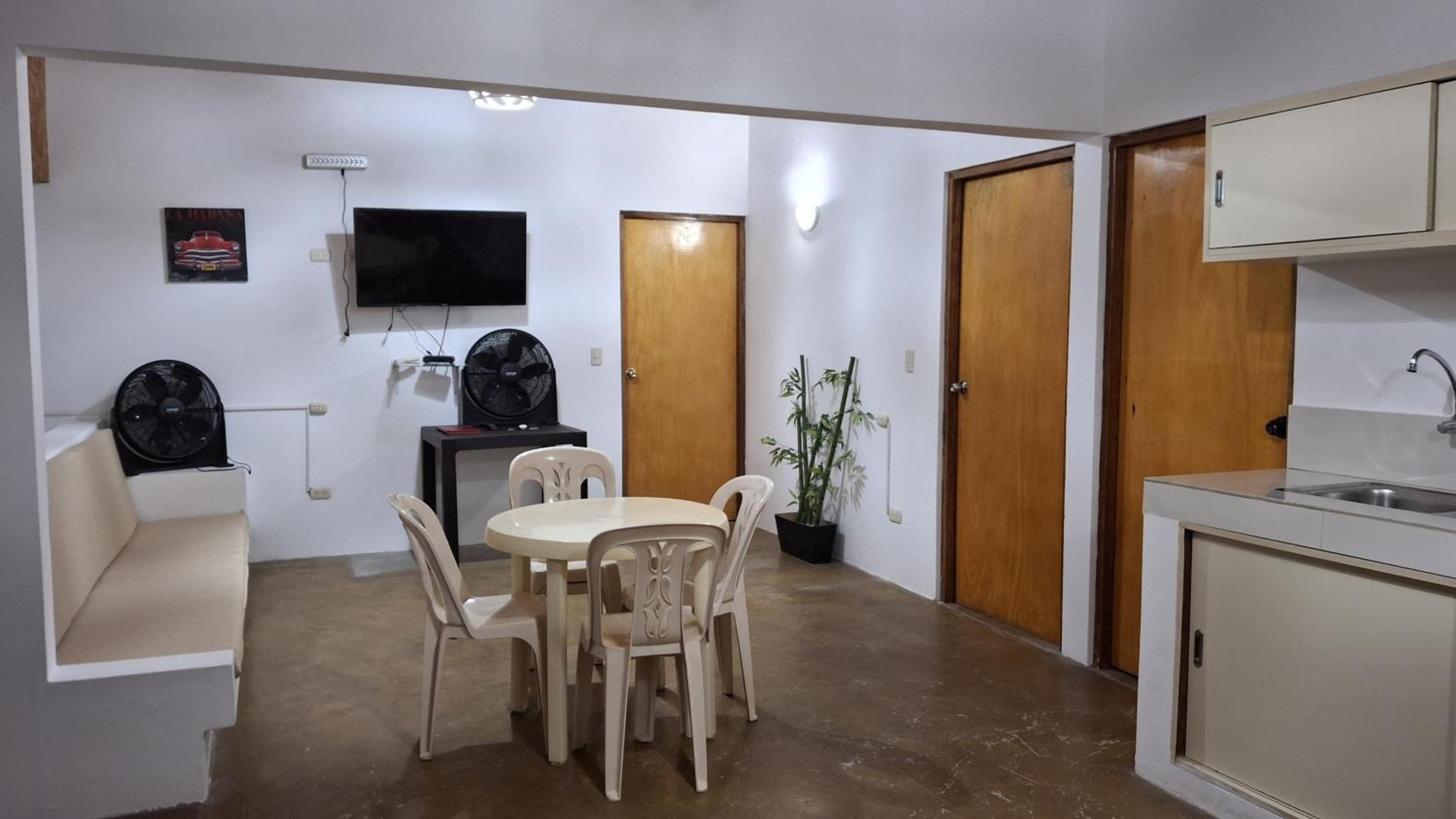 Three-Bedroom Bungalow photo 1