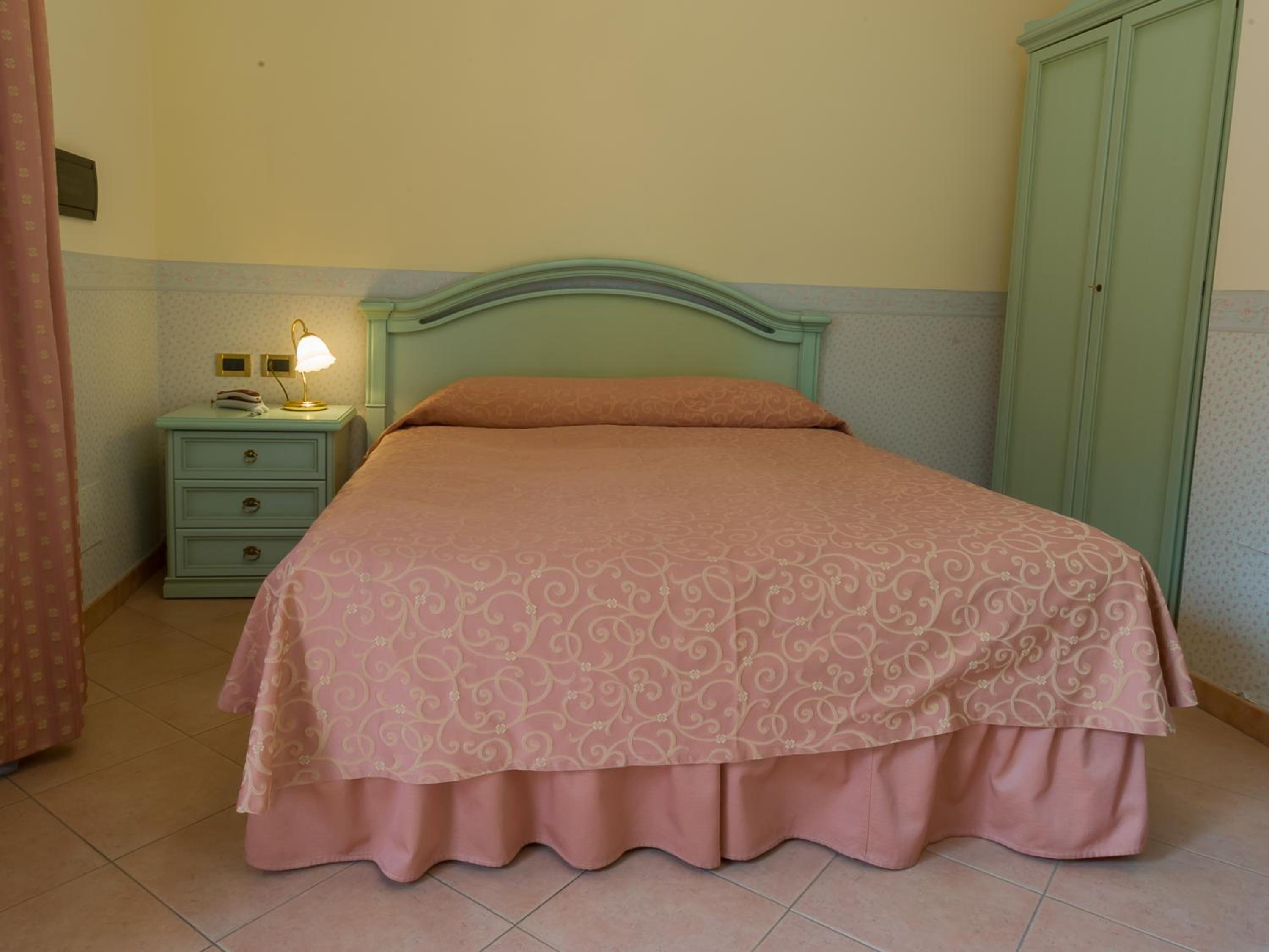 Double Room - Photo 8