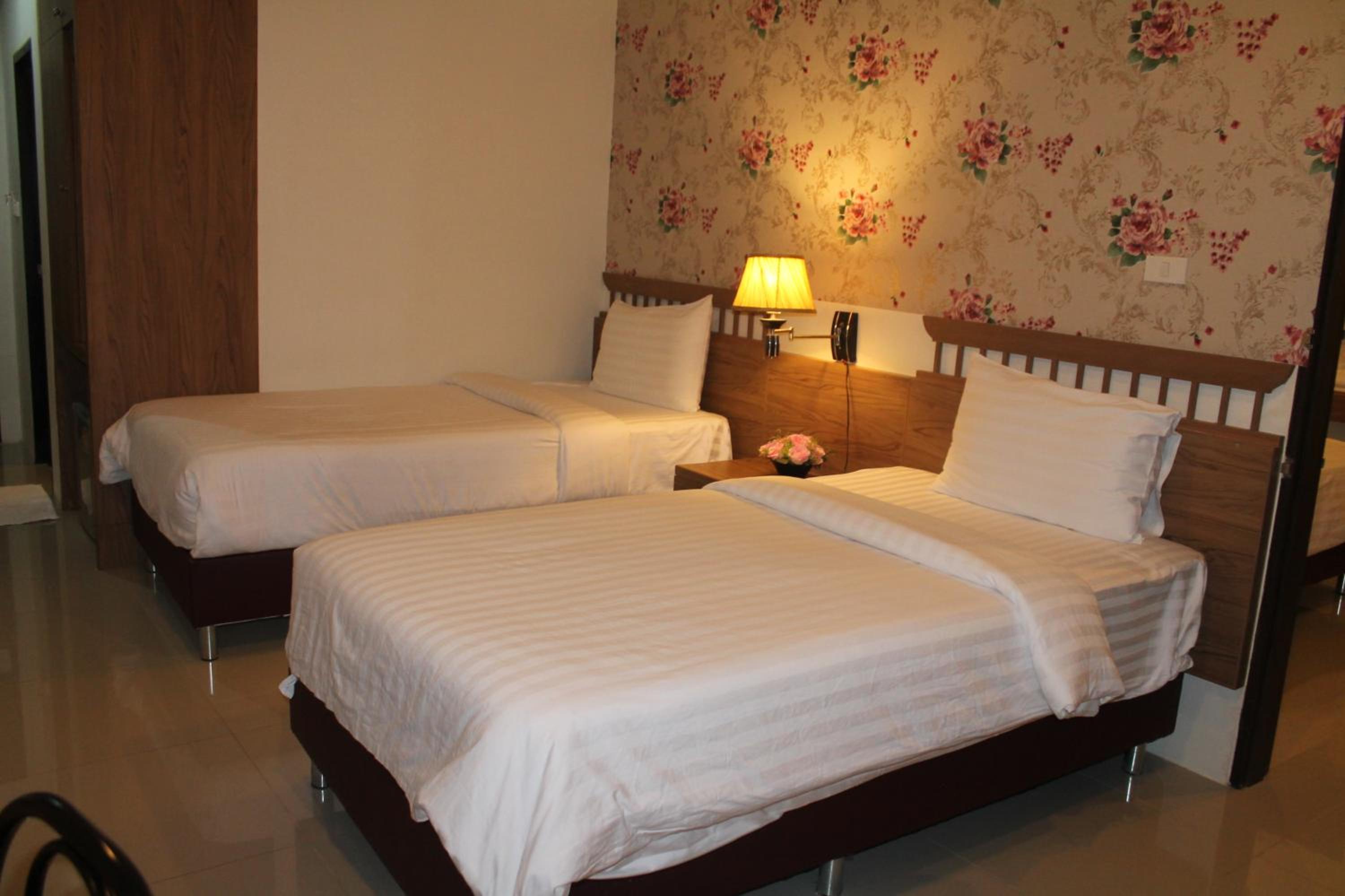 Deluxe Twin Room photo 3