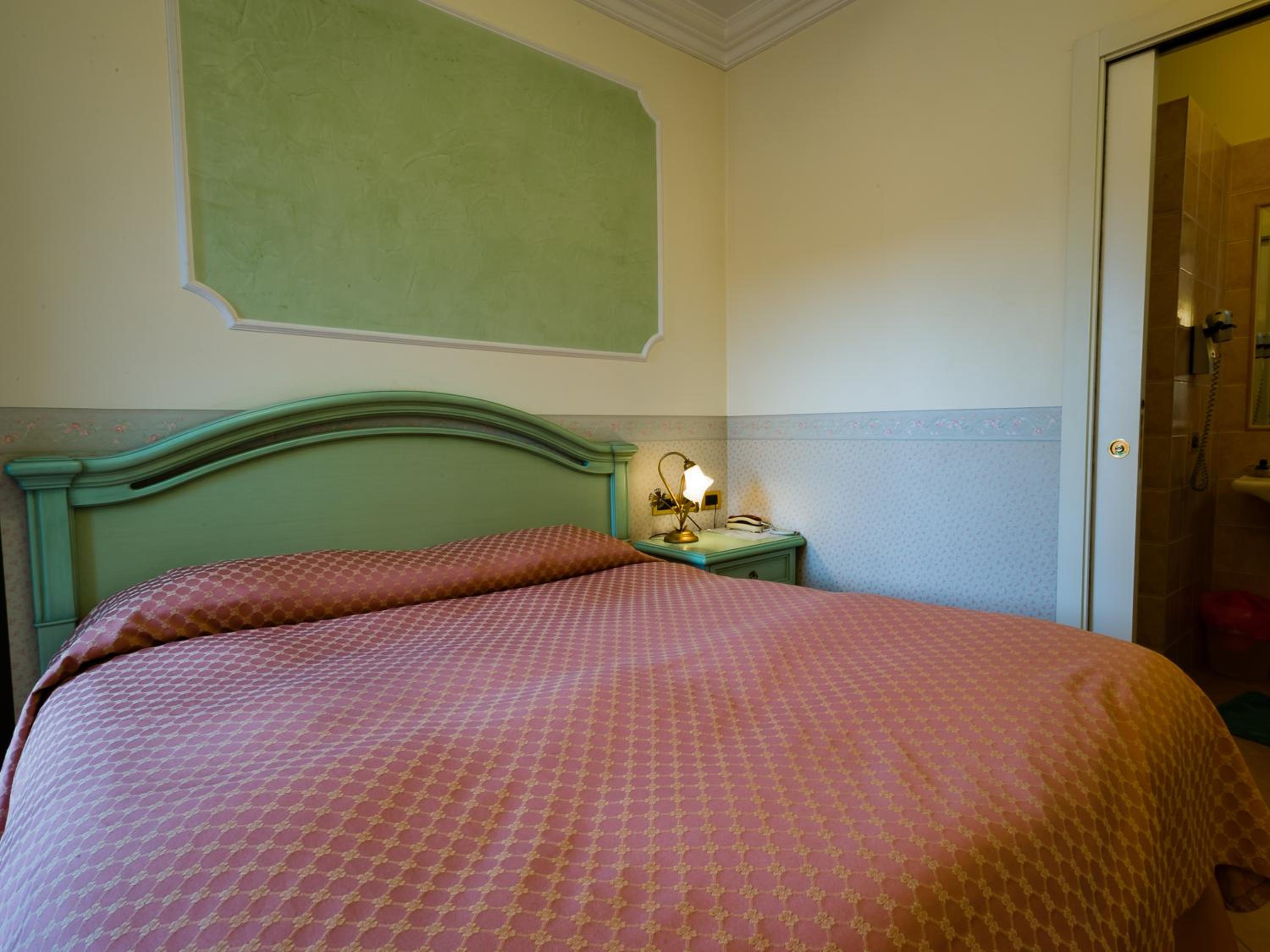 Double Room - Photo 19