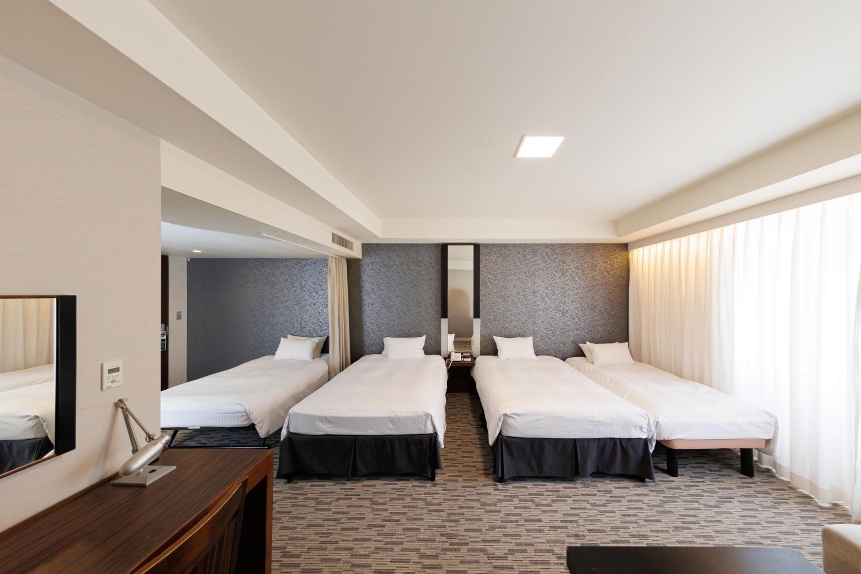 Superior Twin Room-South BLD - Photo 6