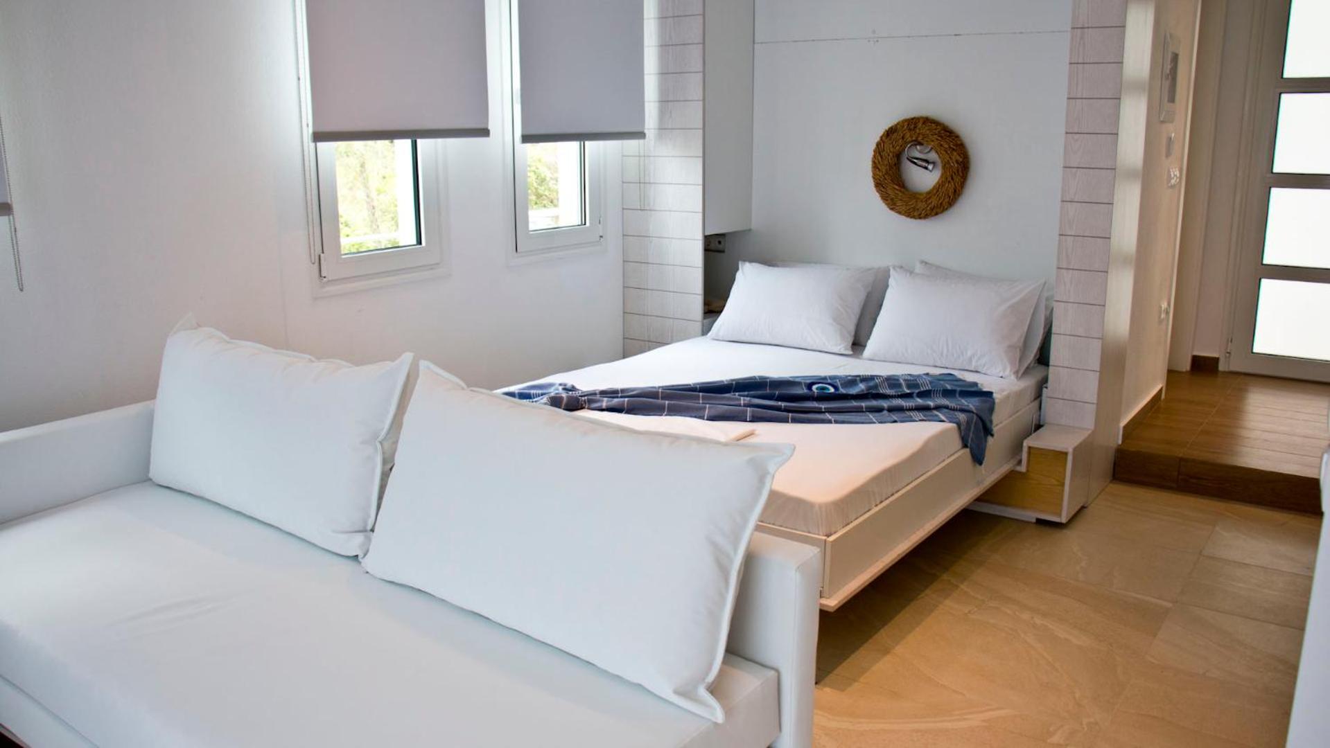 Studio Apartment - Photo 8