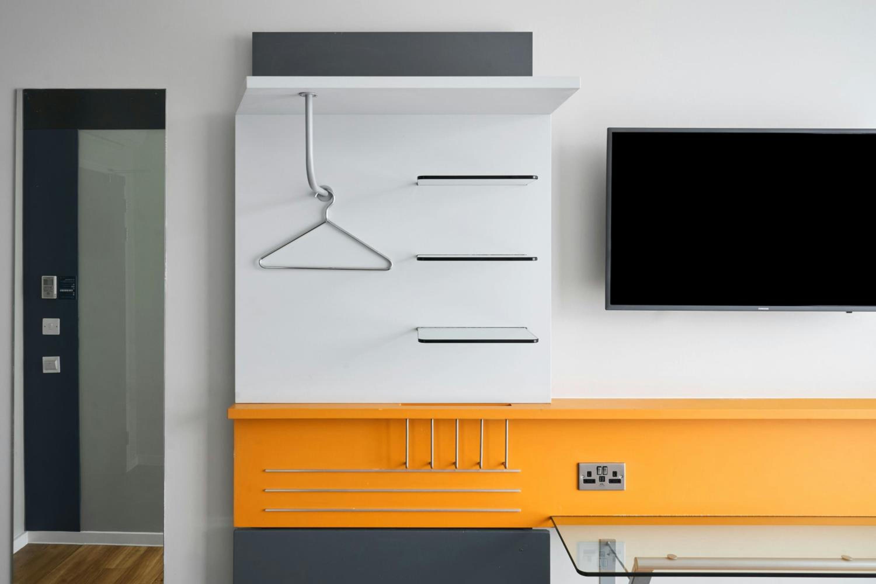 Larger King Room - Photo 1