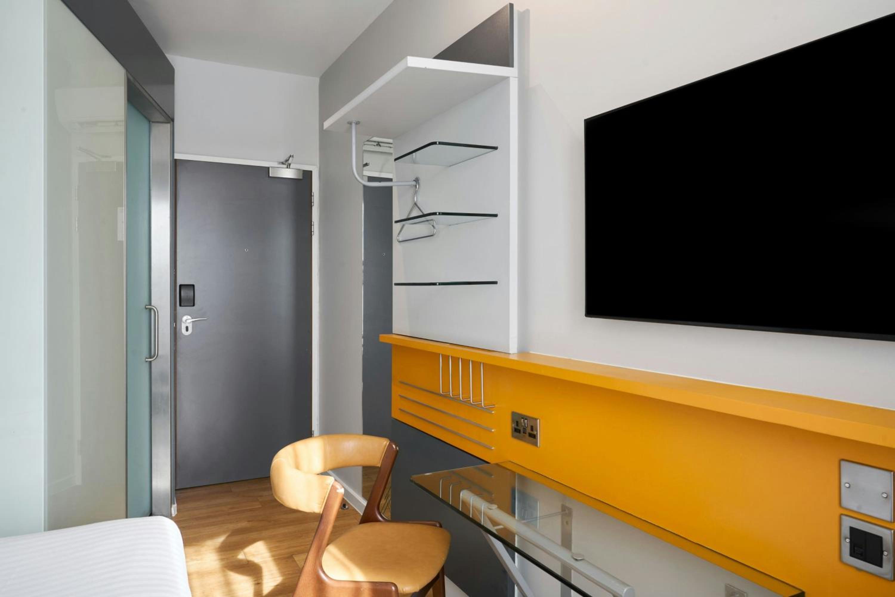 Efficient Double Room - Photo 2