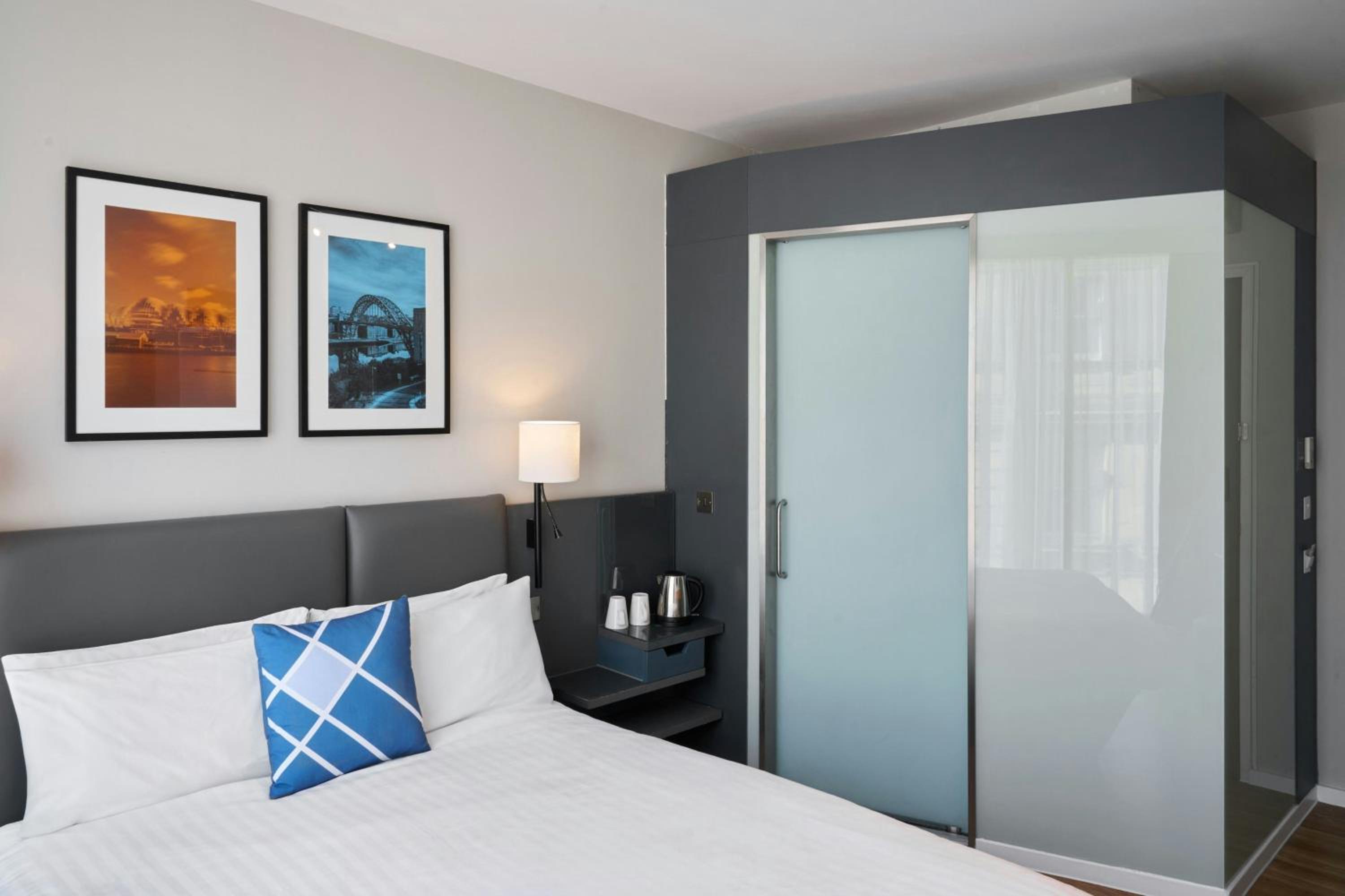 Standard Double Room - Photo 2