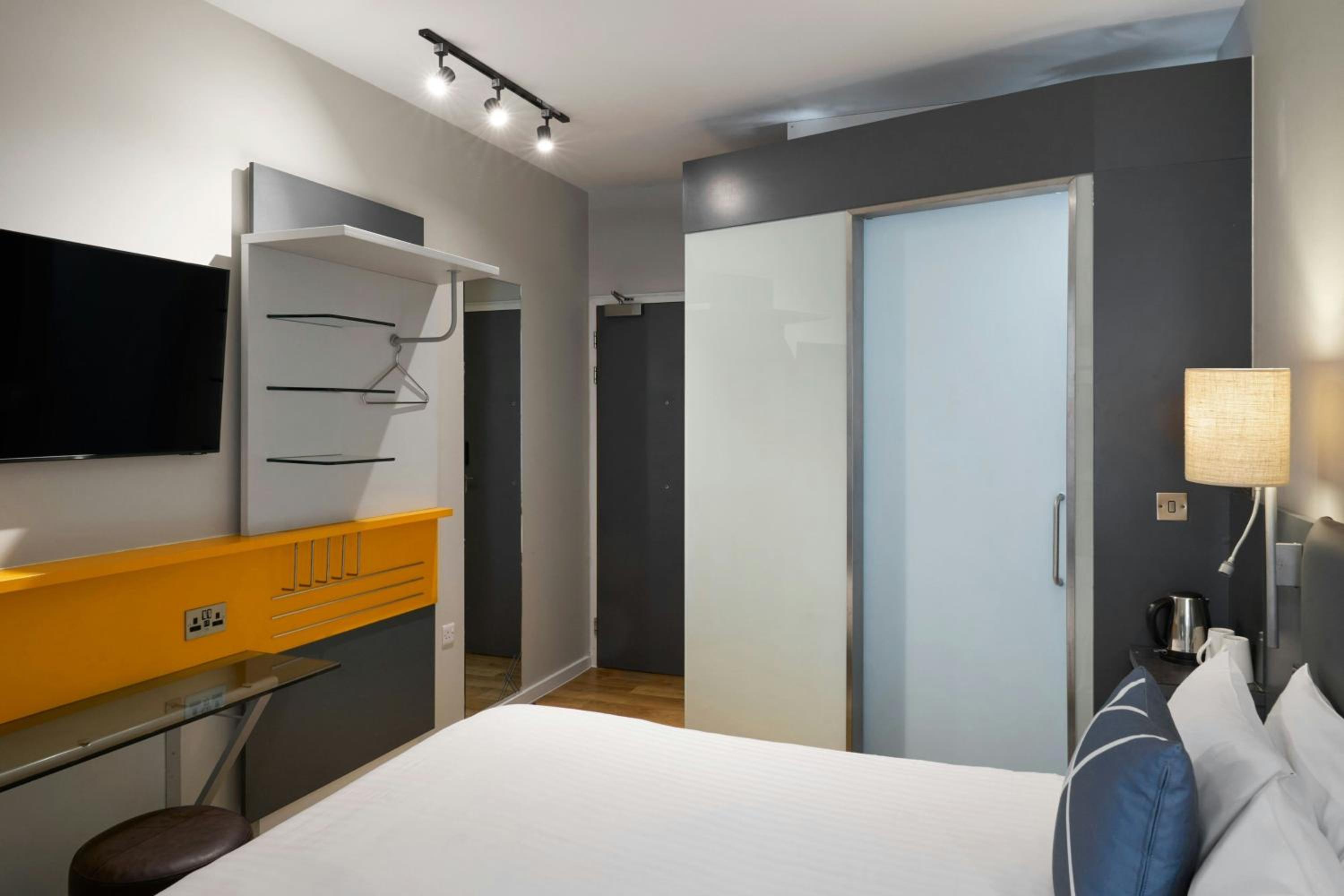 Efficient Double Room - Photo 3