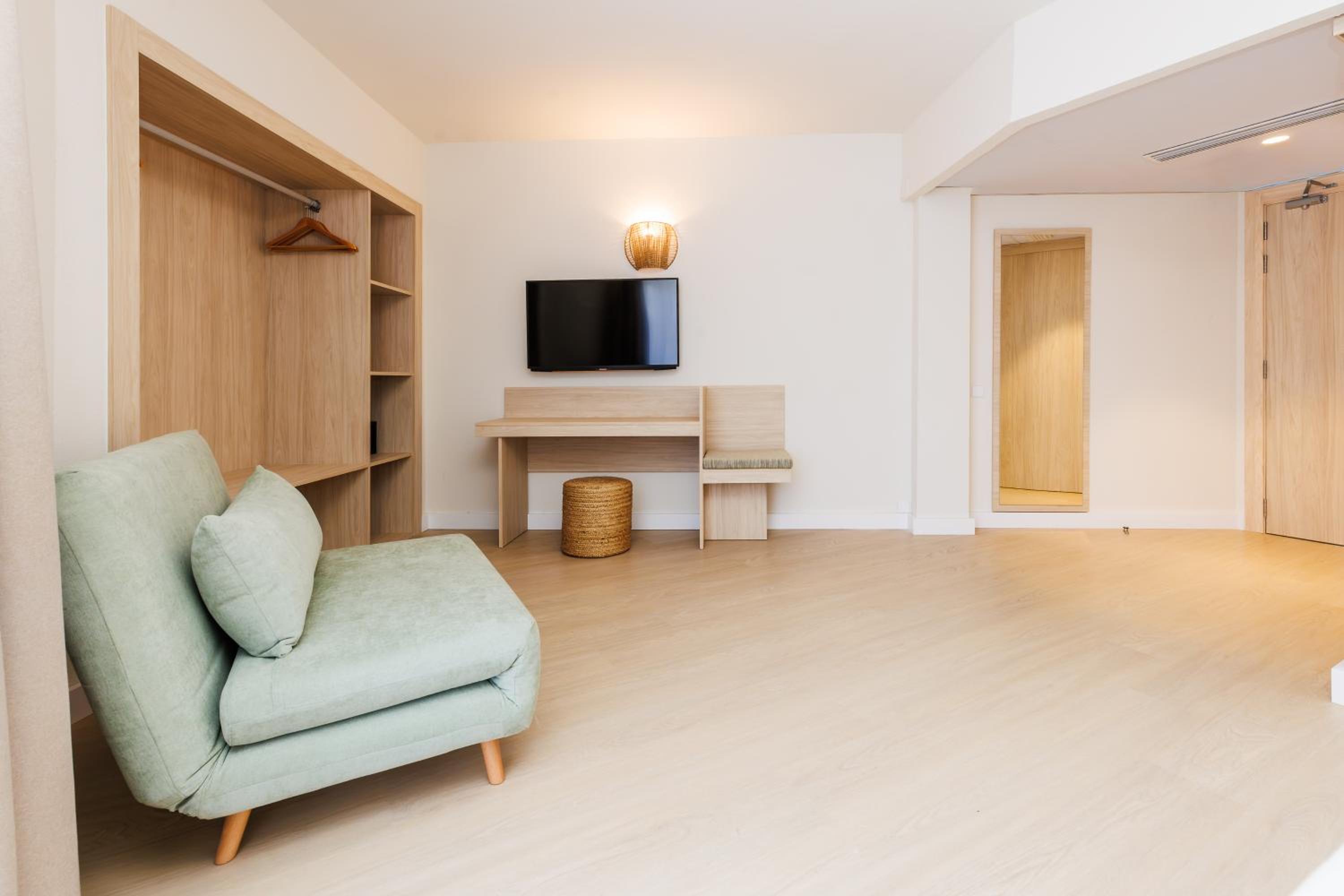 Triple Room