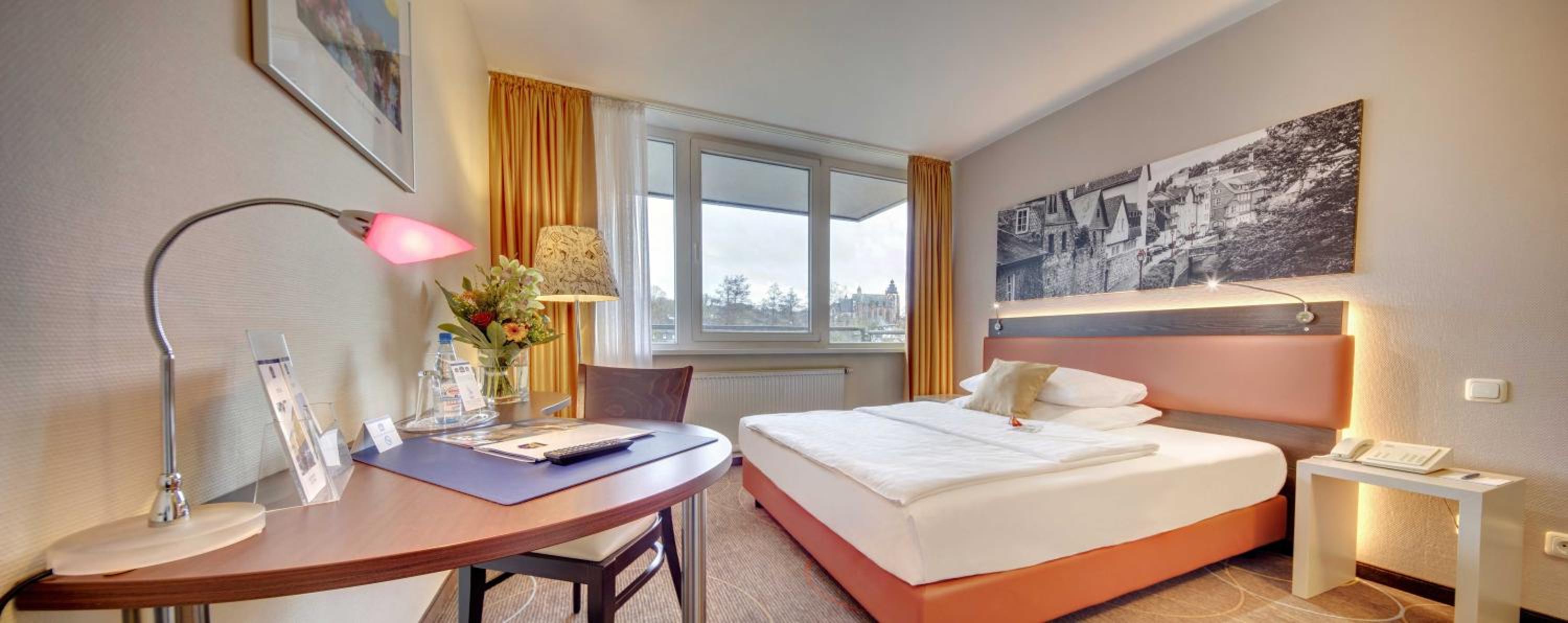 Comfort Queen Room - Photo 3