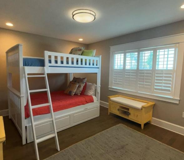 Four-Bedroom Vacation Home photo 2