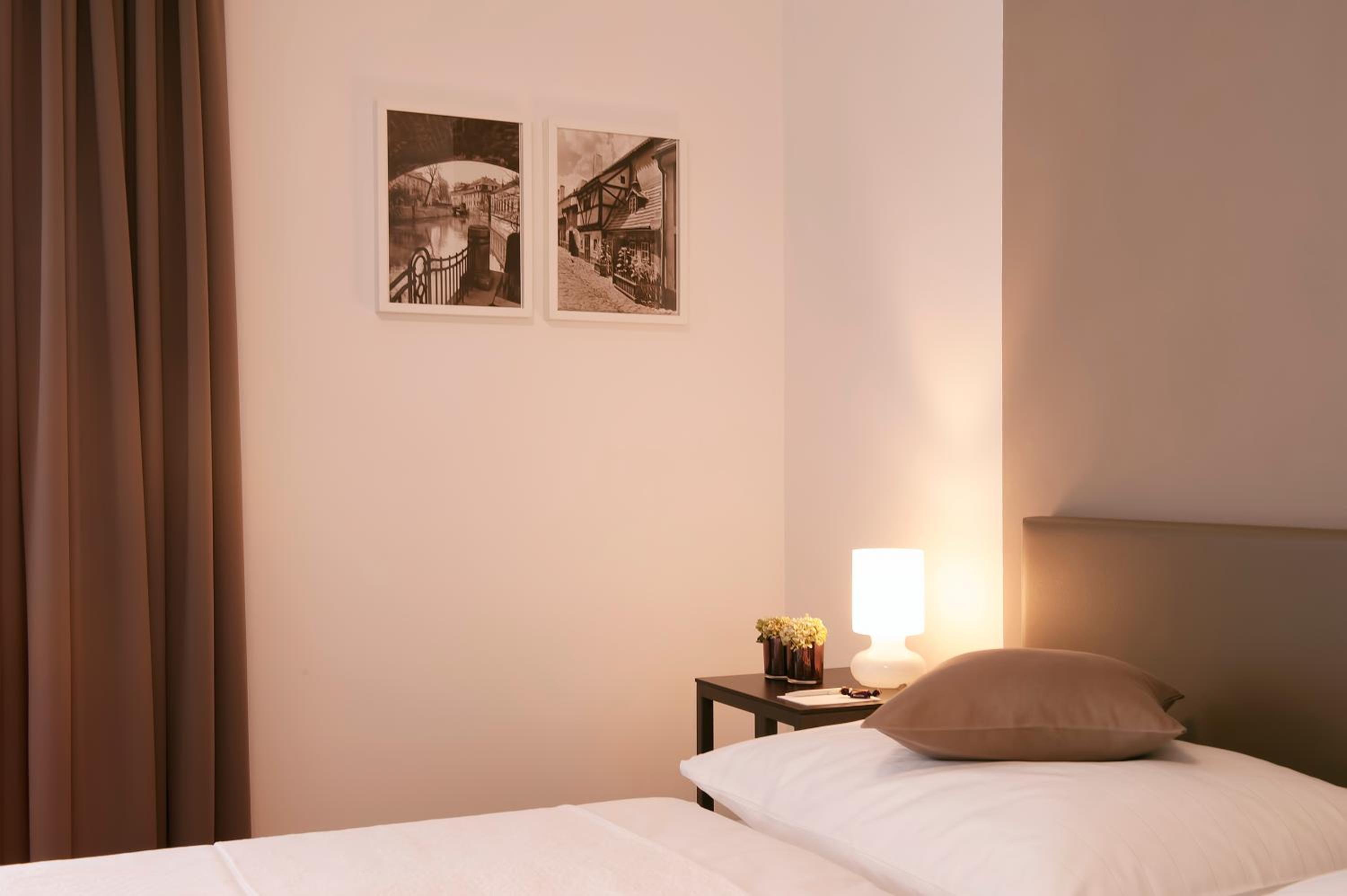 Double Room Ensuite - Brown