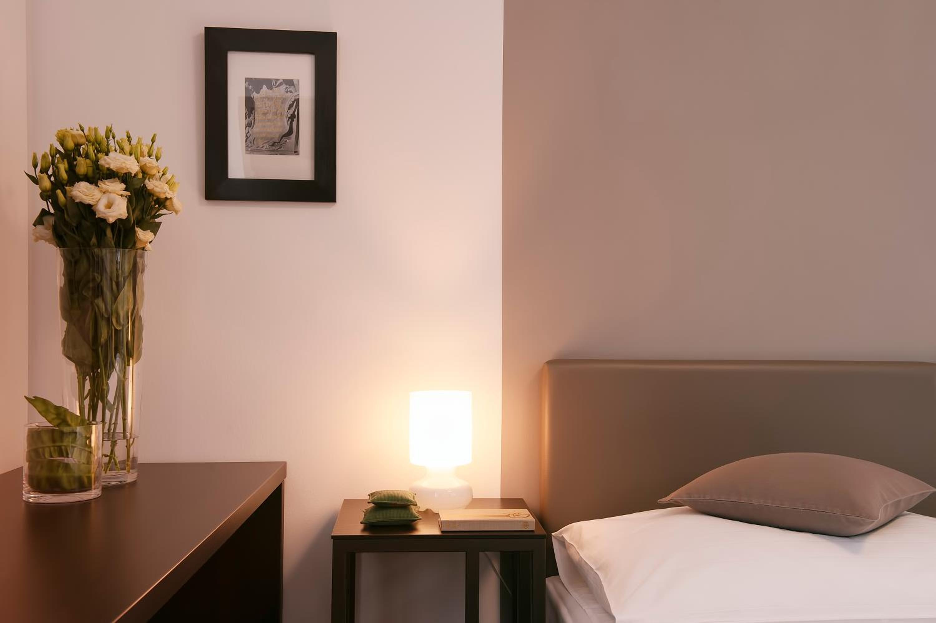 Double Room Ensuite - Gray